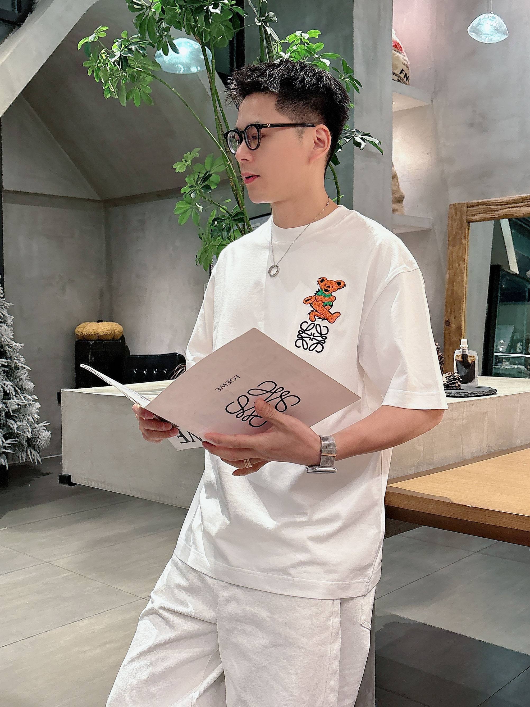 【 罗意威 2026春夏 · 高阶定制T恤】🔹 核心面料：秘鲁进口匹马棉 × 顶级丝光工艺🔹 核心体感：