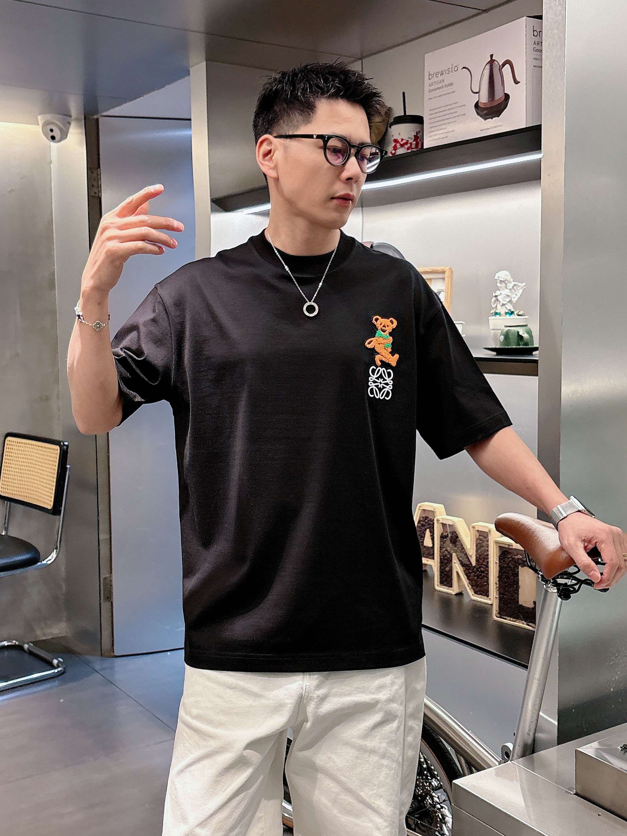 【 罗意威 2026春夏 · 高阶定制T恤】🔹 核心面料：秘鲁进口匹马棉 × 顶级丝光工艺🔹 核心体感：