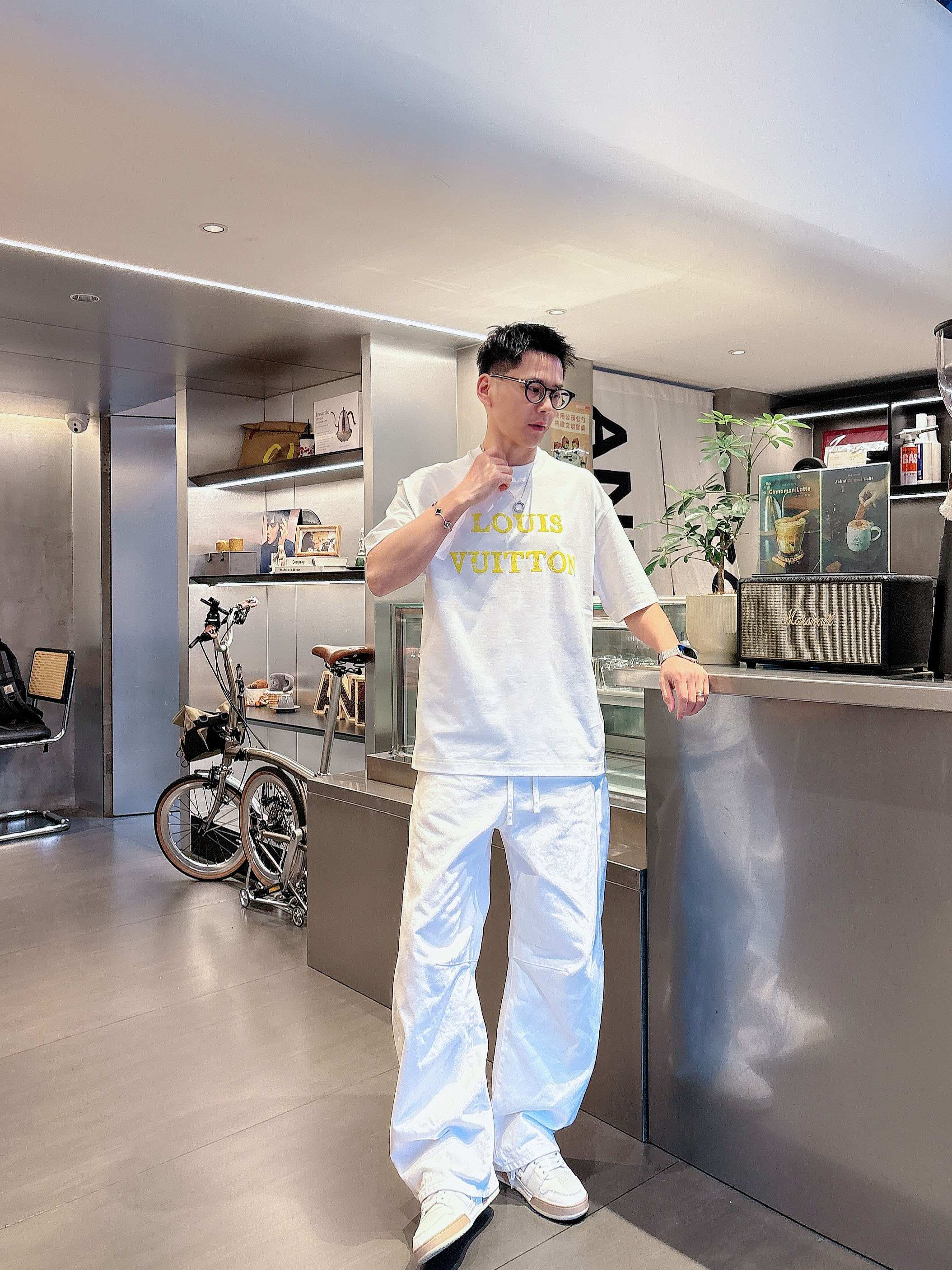 【 LV 2026春夏 · 高阶定制T恤】🔹 核心面料：秘鲁进口匹马棉 × 顶级丝光工艺🔹 核心体感：蚕