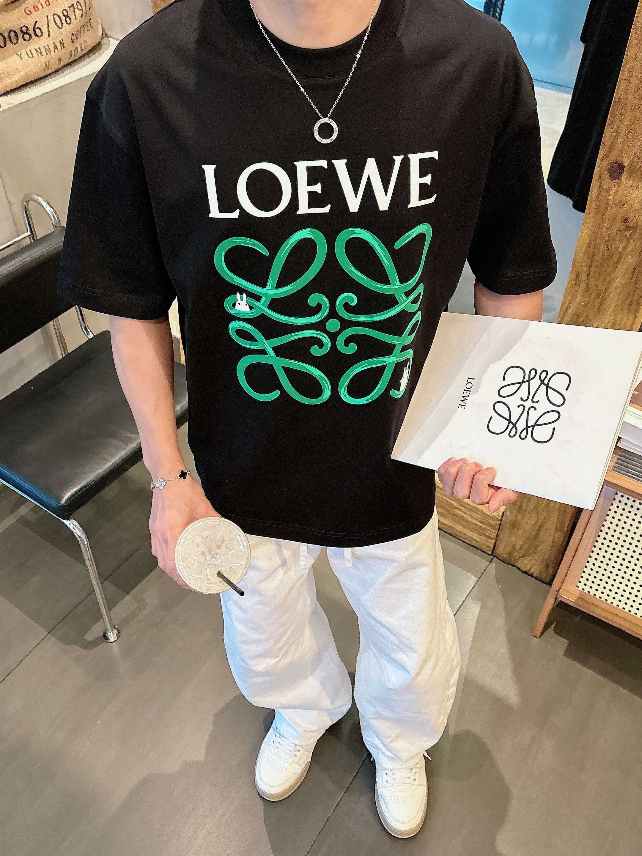 【 罗意威 2026春夏 · 高阶定制T恤】🔹 核心面料：秘鲁进口匹马棉 × 顶级丝光工艺🔹 核心体感：