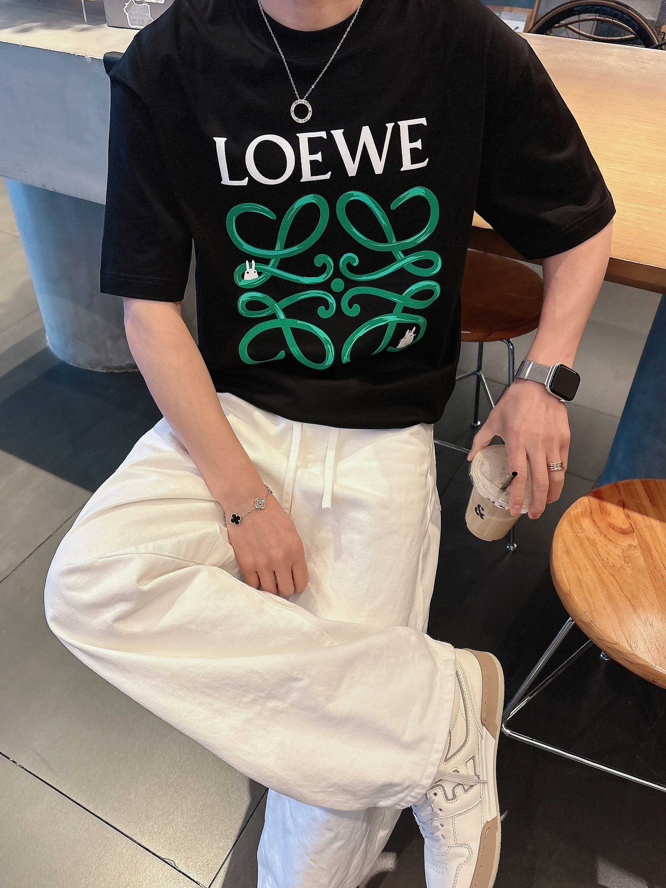 【 罗意威 2026春夏 · 高阶定制T恤】🔹 核心面料：秘鲁进口匹马棉 × 顶级丝光工艺🔹 核心体感：