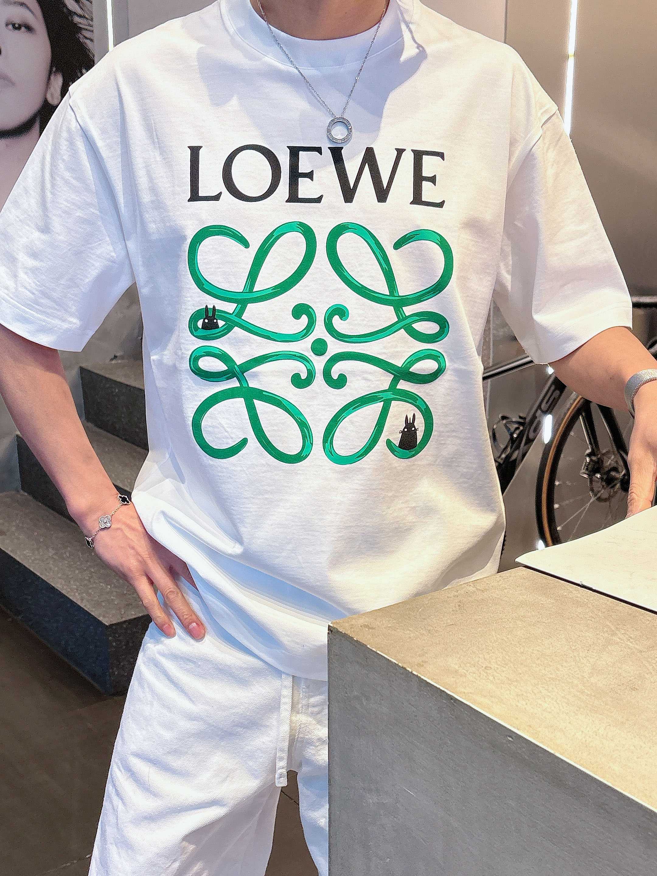 【 罗意威 2026春夏 · 高阶定制T恤】🔹 核心面料：秘鲁进口匹马棉 × 顶级丝光工艺🔹 核心体感：