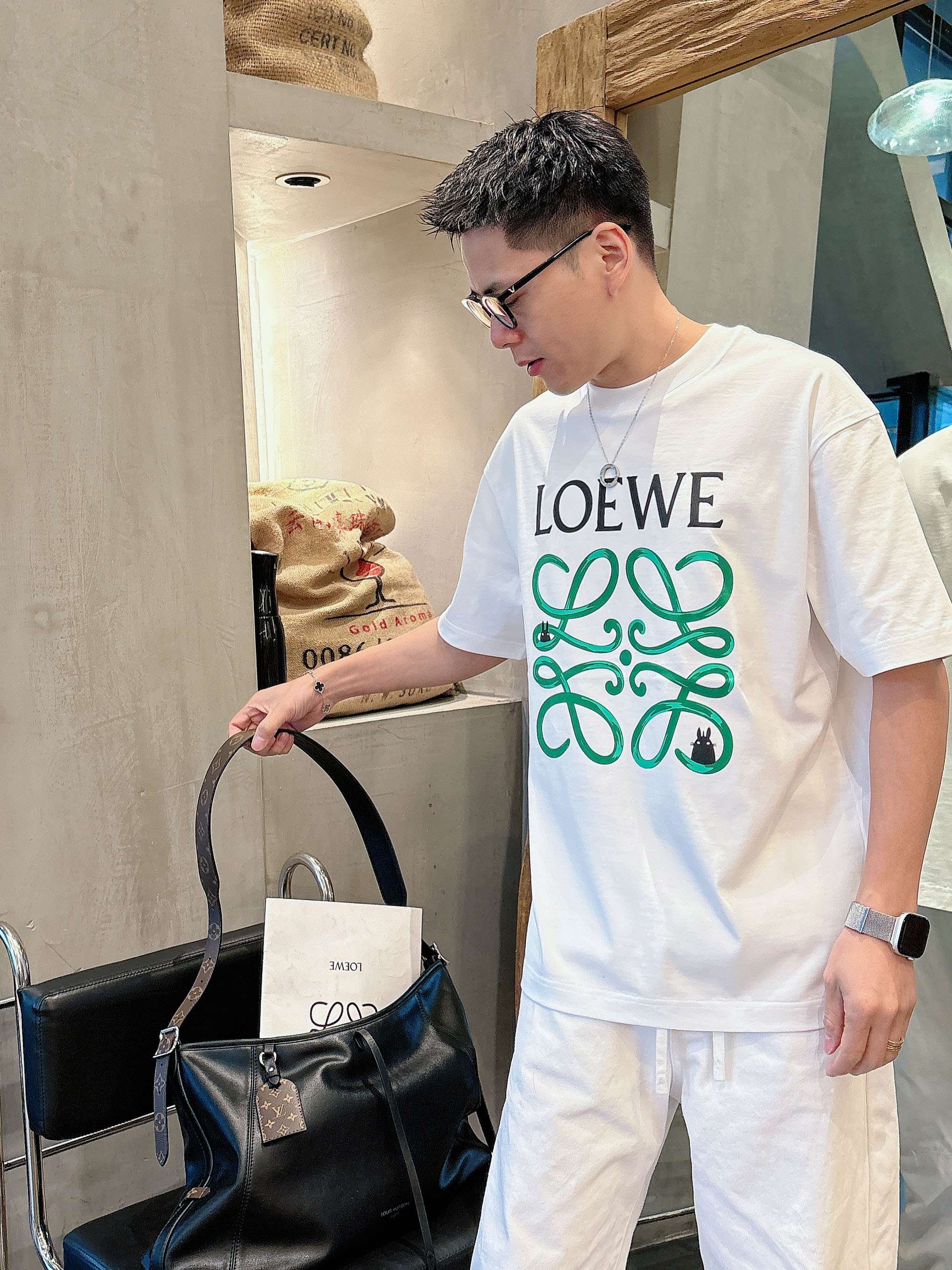 【 罗意威 2026春夏 · 高阶定制T恤】🔹 核心面料：秘鲁进口匹马棉 × 顶级丝光工艺🔹 核心体感：