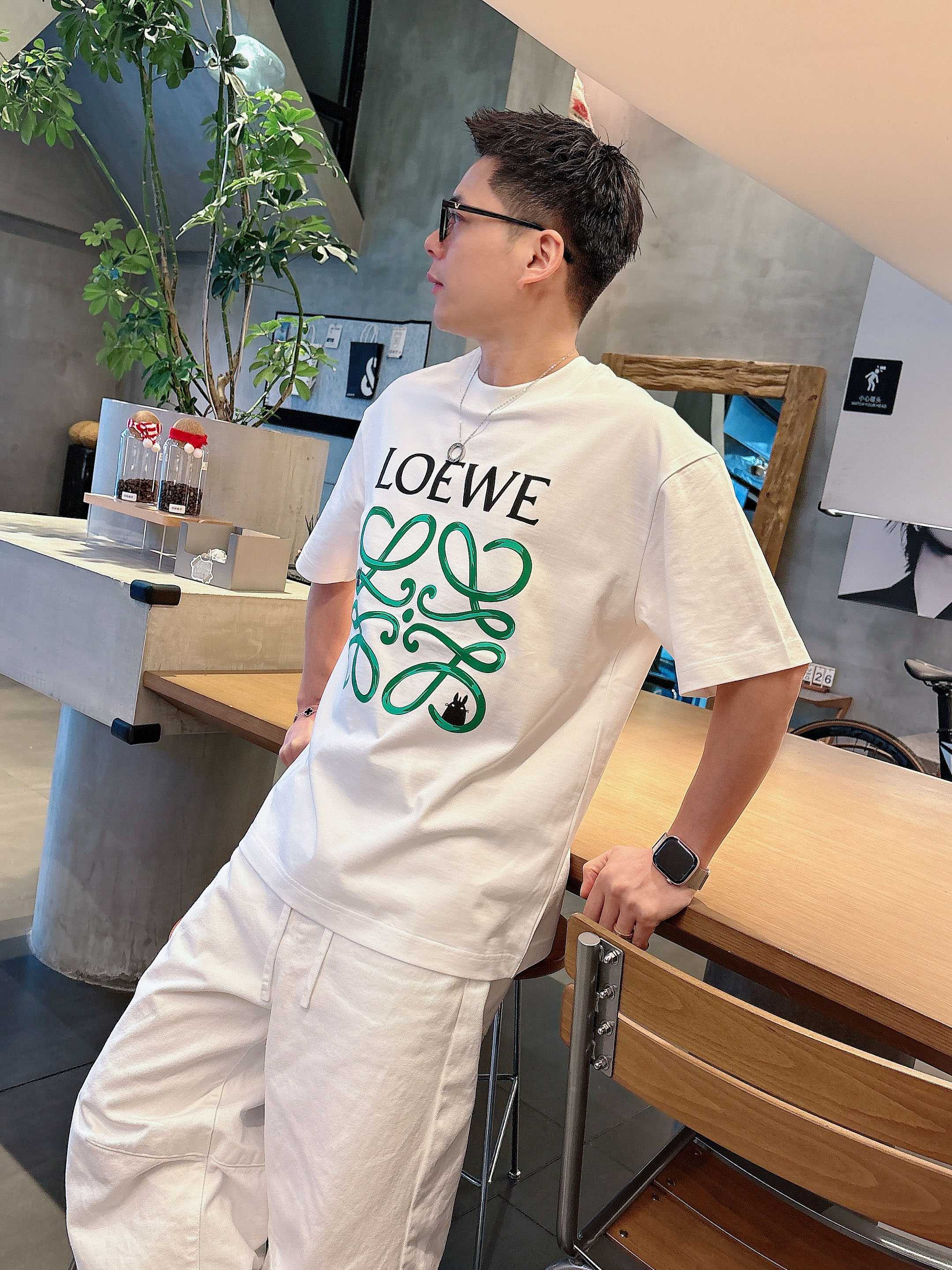 【 罗意威 2026春夏 · 高阶定制T恤】🔹 核心面料：秘鲁进口匹马棉 × 顶级丝光工艺🔹 核心体感：