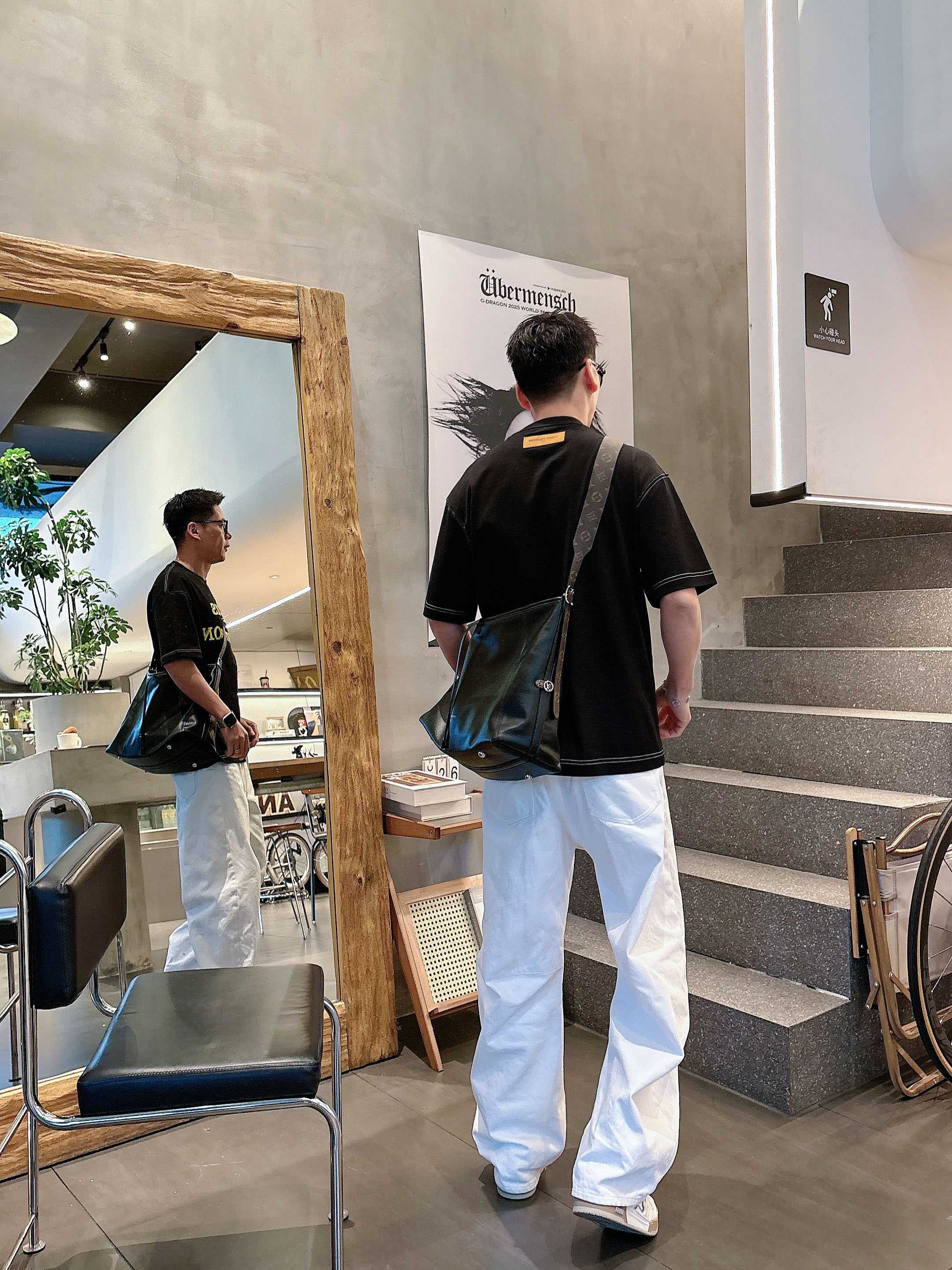 【 LV 2026春夏 · 高阶定制T恤】🔹 核心面料：秘鲁进口匹马棉 × 顶级丝光工艺🔹 核心体感：蚕