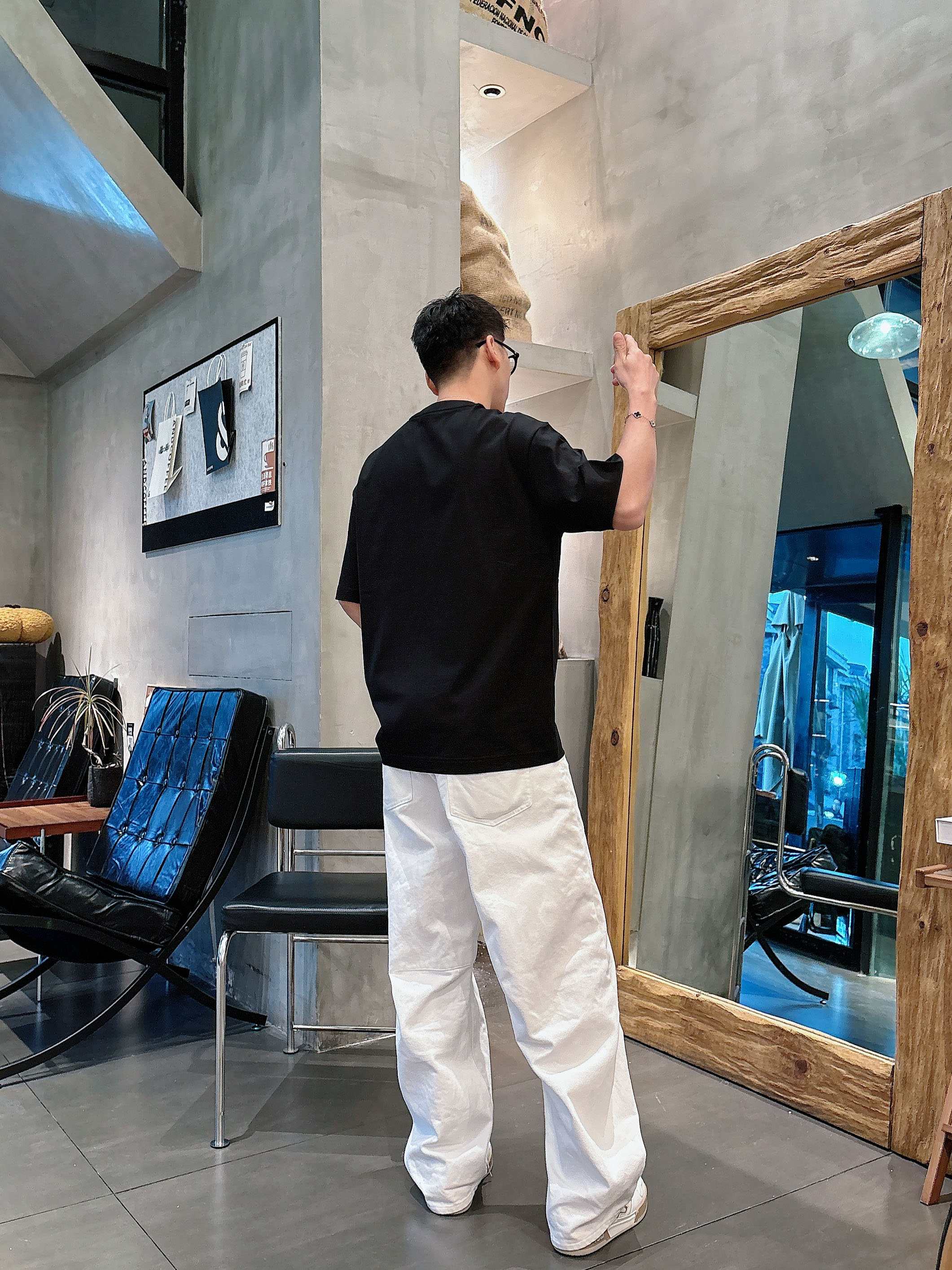 【 普拉达 2026春夏 · 高阶定制T恤】🔹 核心面料：秘鲁进口匹马棉 × 顶级丝光工艺🔹 核心体感：