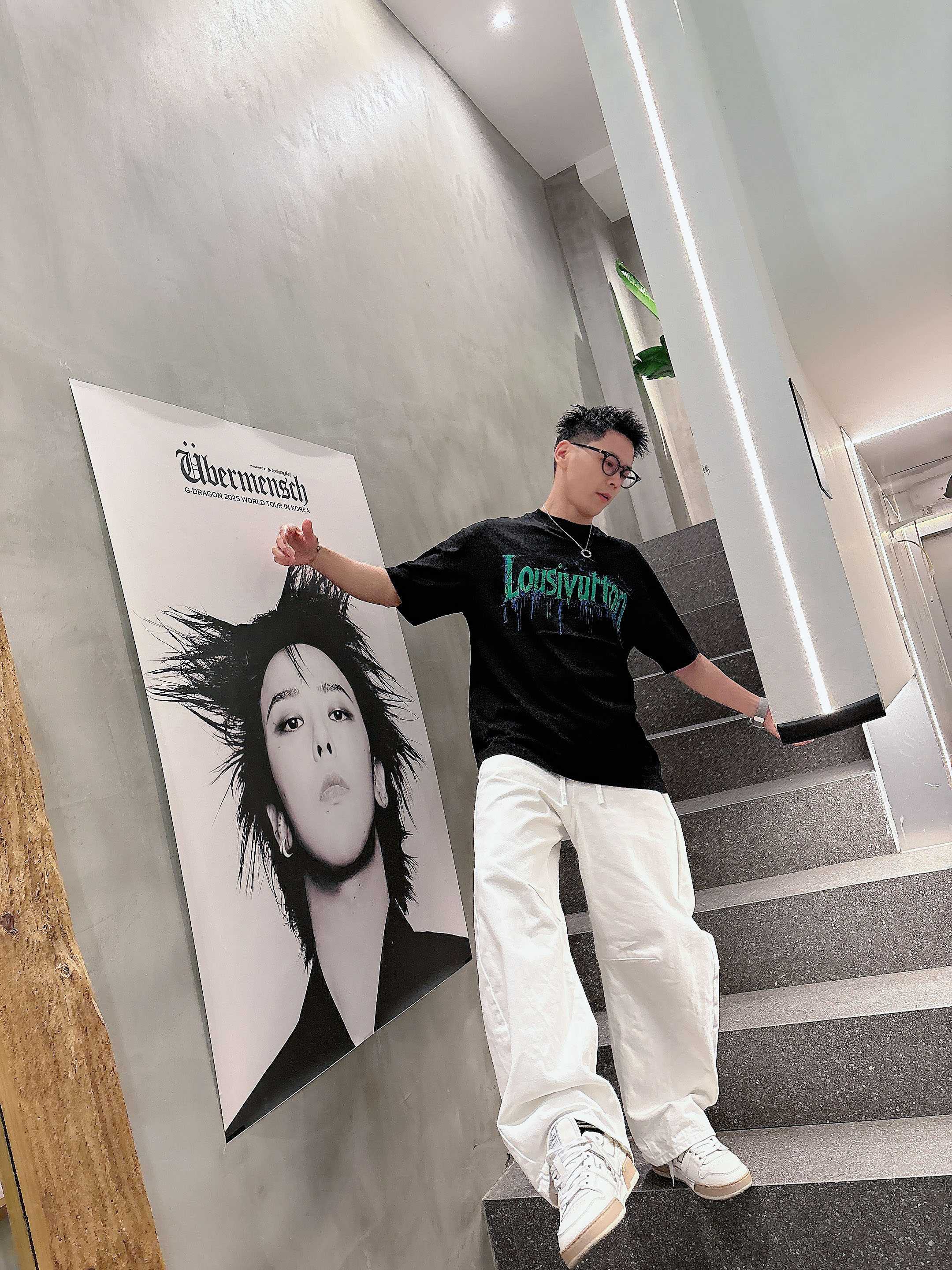 【 LV 2026春夏 · 高阶定制T恤】🔹 核心面料：秘鲁进口匹马棉 × 顶级丝光工艺🔹 核心体感：蚕