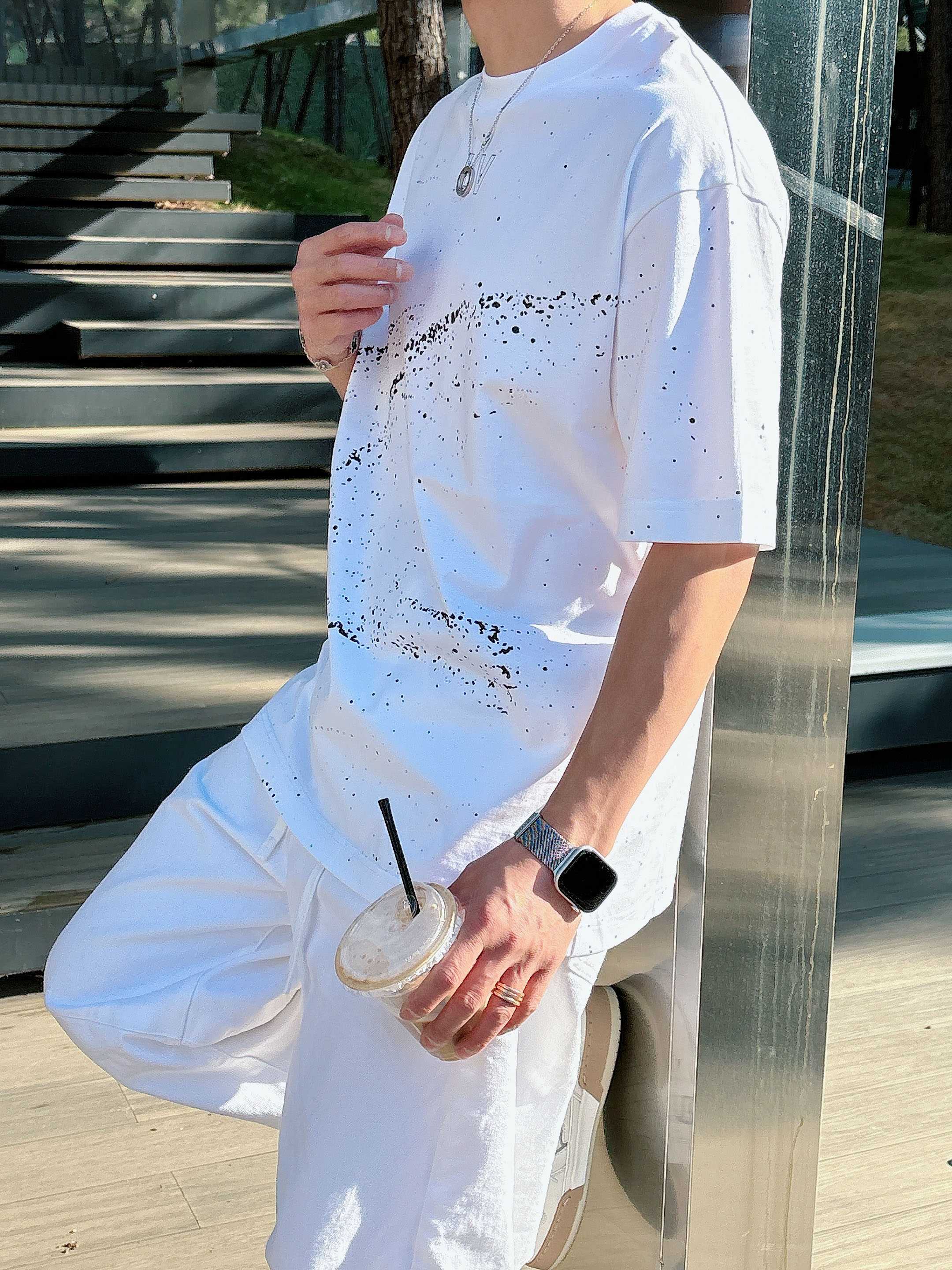 【 LV 2026春夏 · 高阶定制T恤】🔹 核心面料：秘鲁进口匹马棉 × 顶级丝光工艺🔹 核心体感：蚕