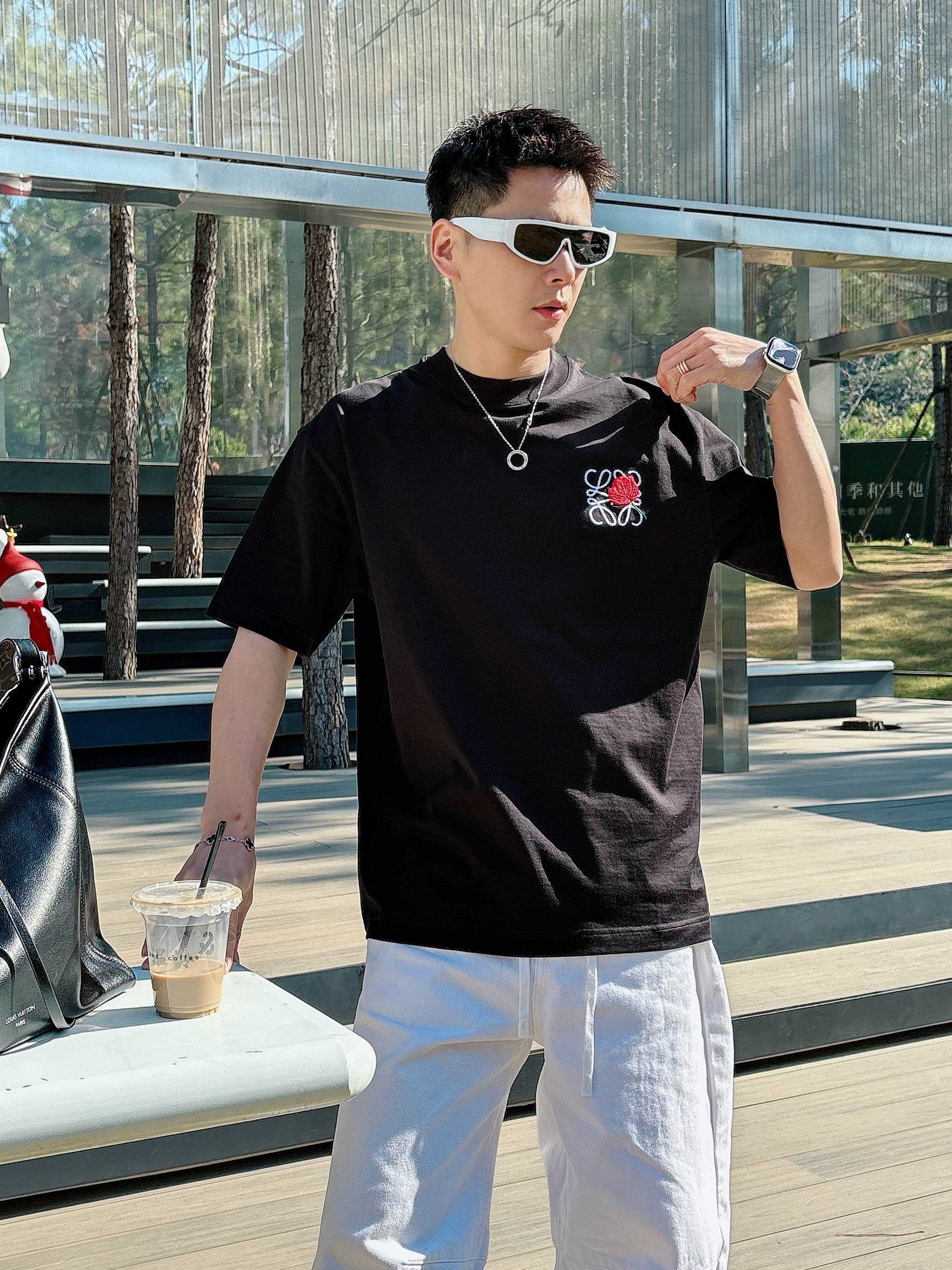 【 罗意威 2026春夏 · 高阶定制T恤】🔹 核心面料：秘鲁进口匹马棉 × 顶级丝光工艺🔹 核心体感：