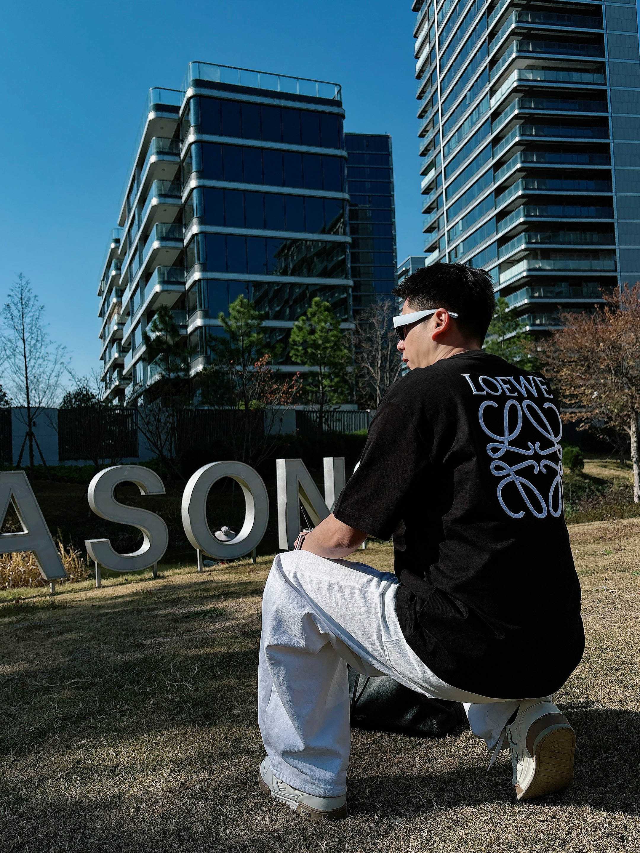 【 罗意威 2026春夏 · 高阶定制T恤】🔹 核心面料：秘鲁进口匹马棉 × 顶级丝光工艺🔹 核心体感：