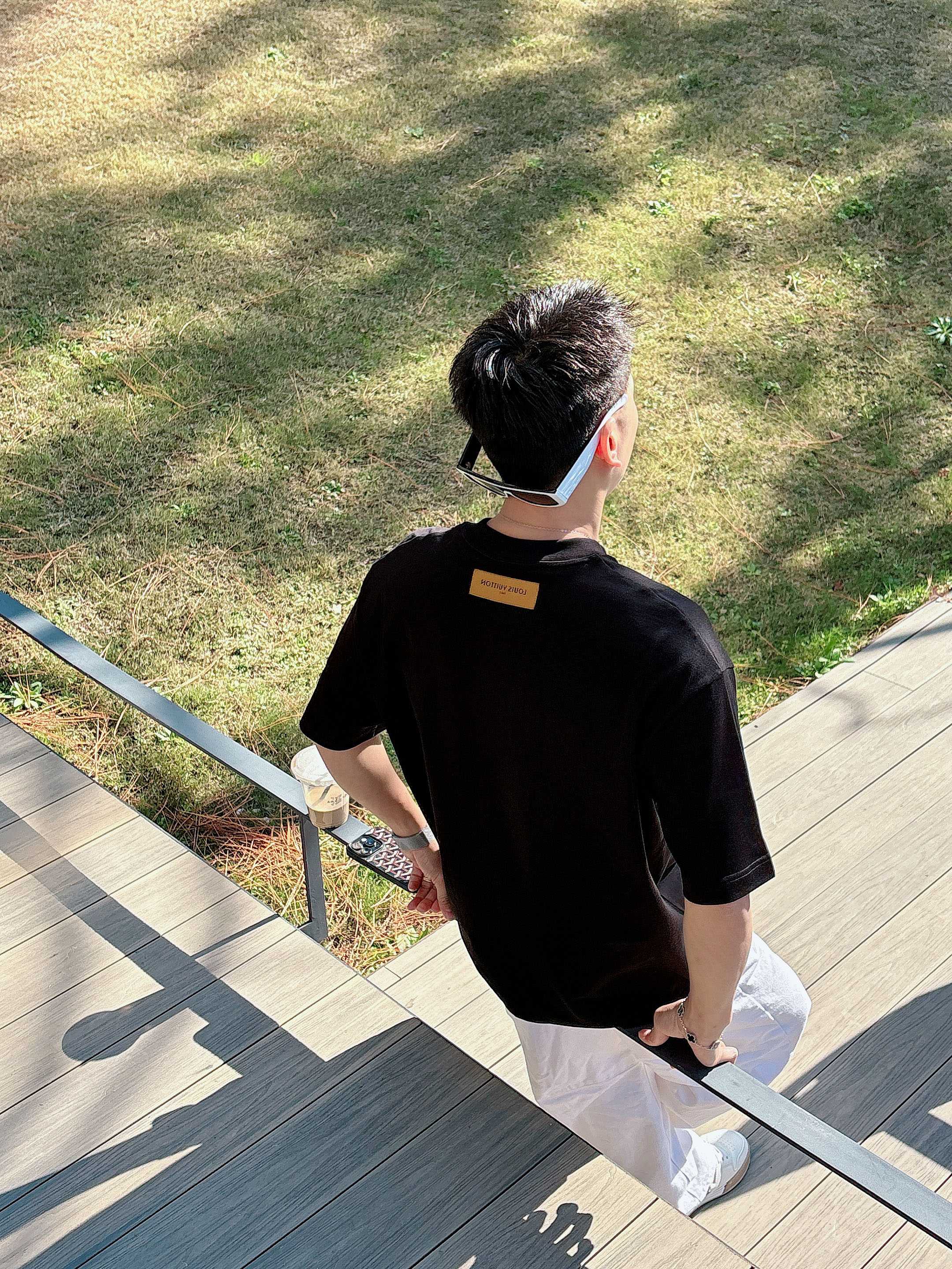 【 LV 2026春夏 · 高阶定制T恤】🔹 核心面料：秘鲁进口匹马棉 × 顶级丝光工艺🔹 核心体感：蚕