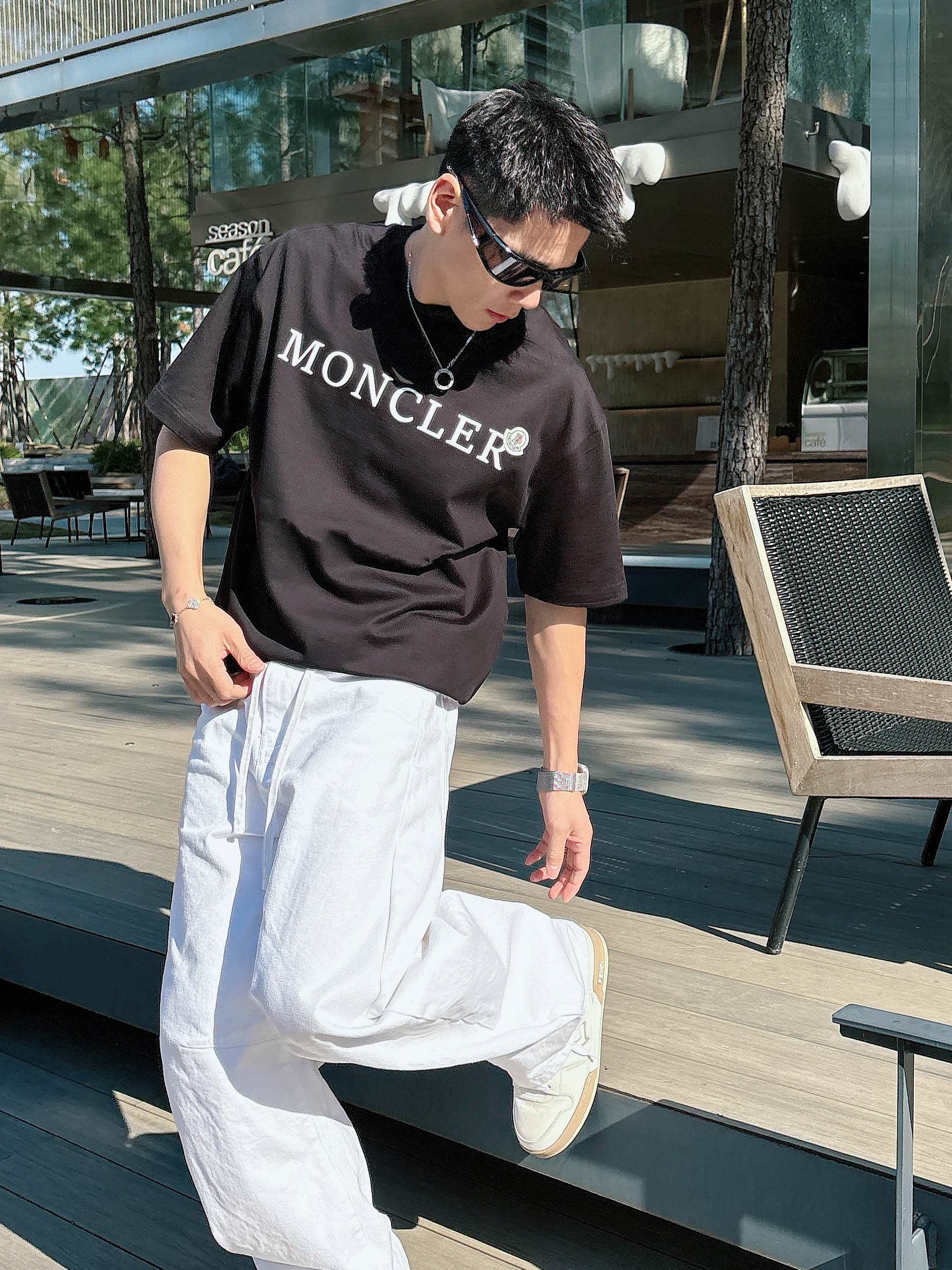 【 蒙口 2026春夏 · 高阶定制T恤】🔹 核心面料：秘鲁进口匹马棉 × 顶级丝光工艺🔹 核心体感：蚕