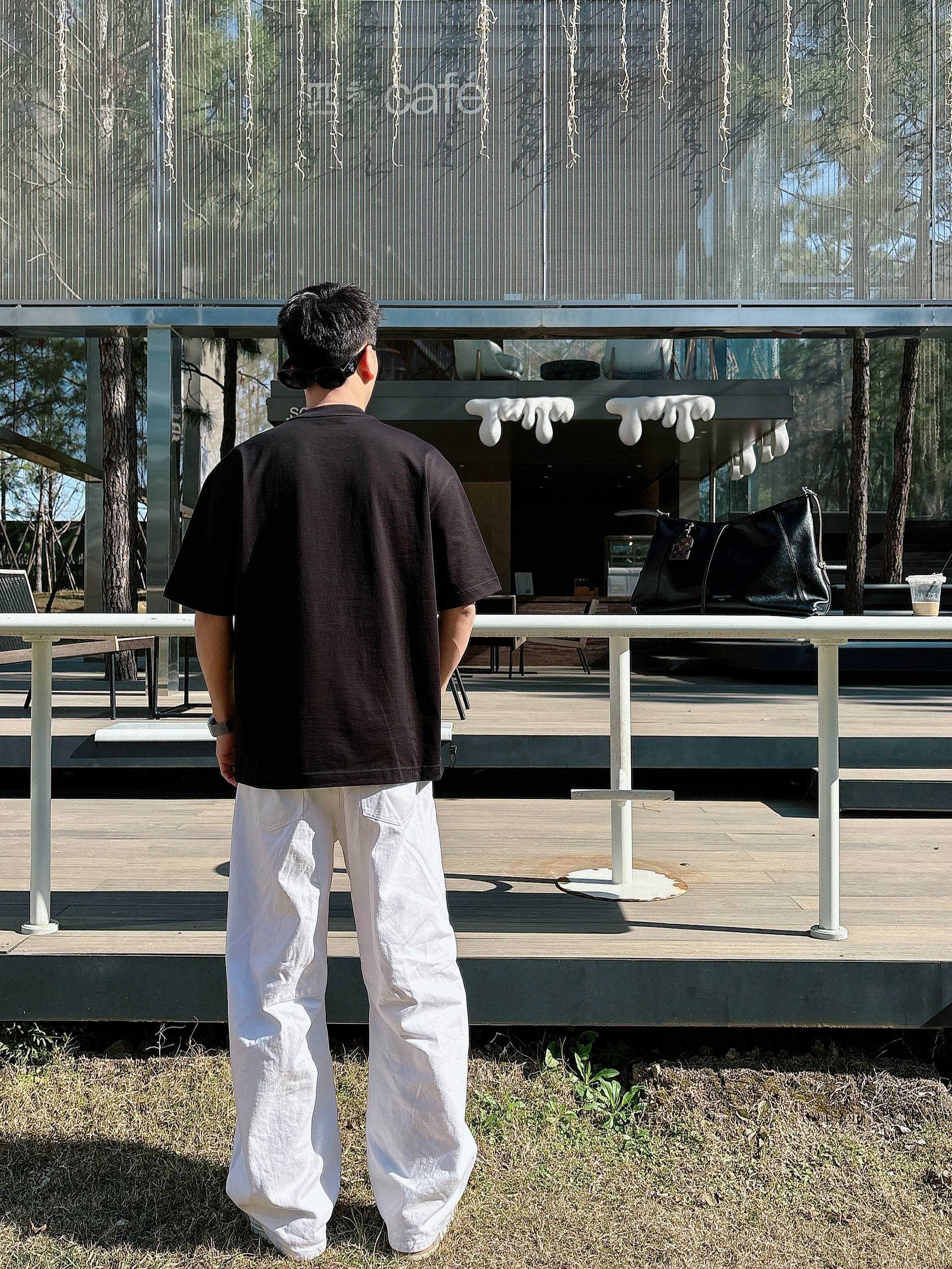 【 普拉达 2026春夏 · 高阶定制T恤】🔹 核心面料：秘鲁进口匹马棉 × 顶级丝光工艺🔹 核心体感：