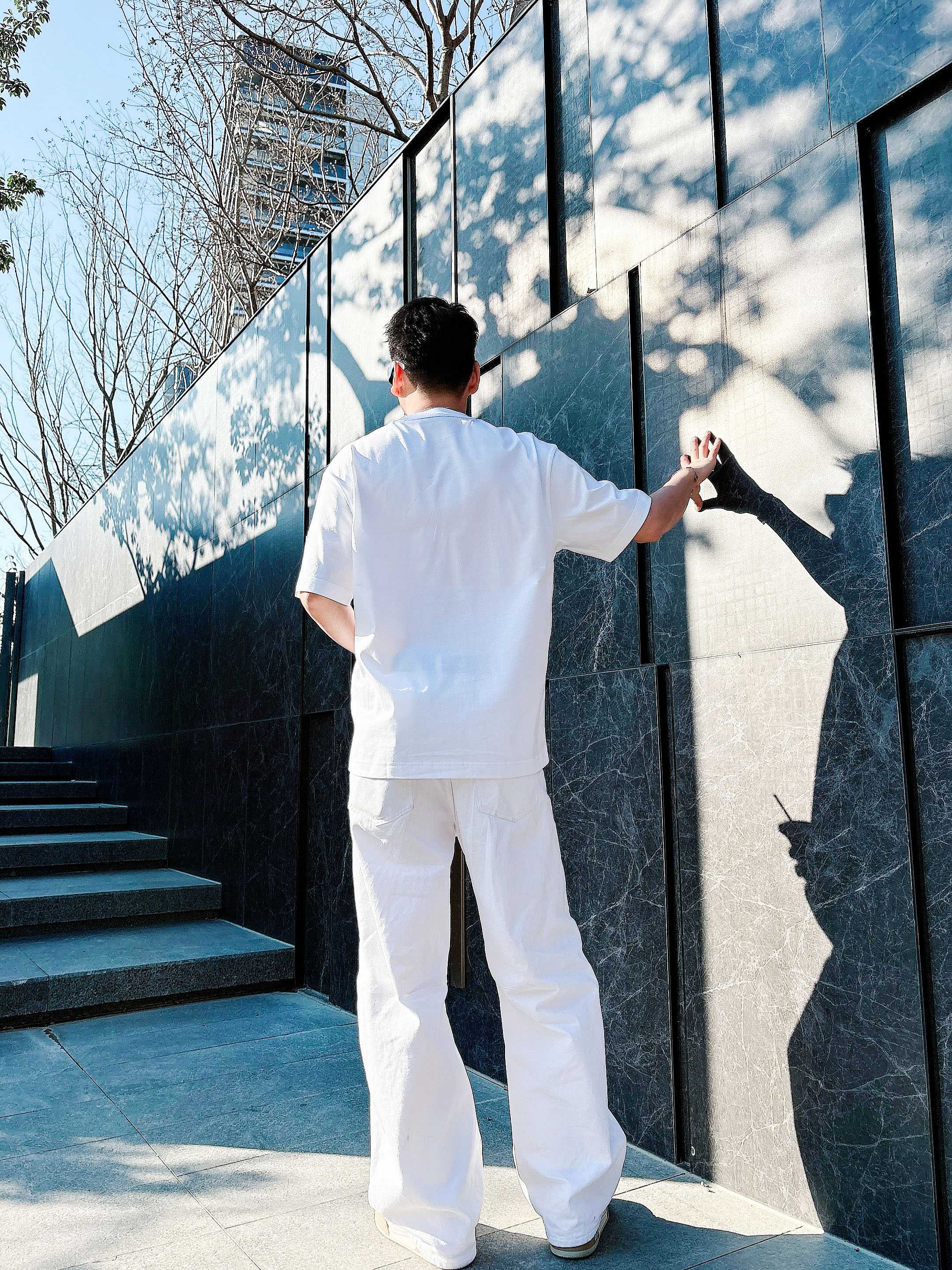 【 蒙口 2026春夏 · 高阶定制T恤】🔹 核心面料：秘鲁进口匹马棉 × 顶级丝光工艺🔹 核心体感：蚕