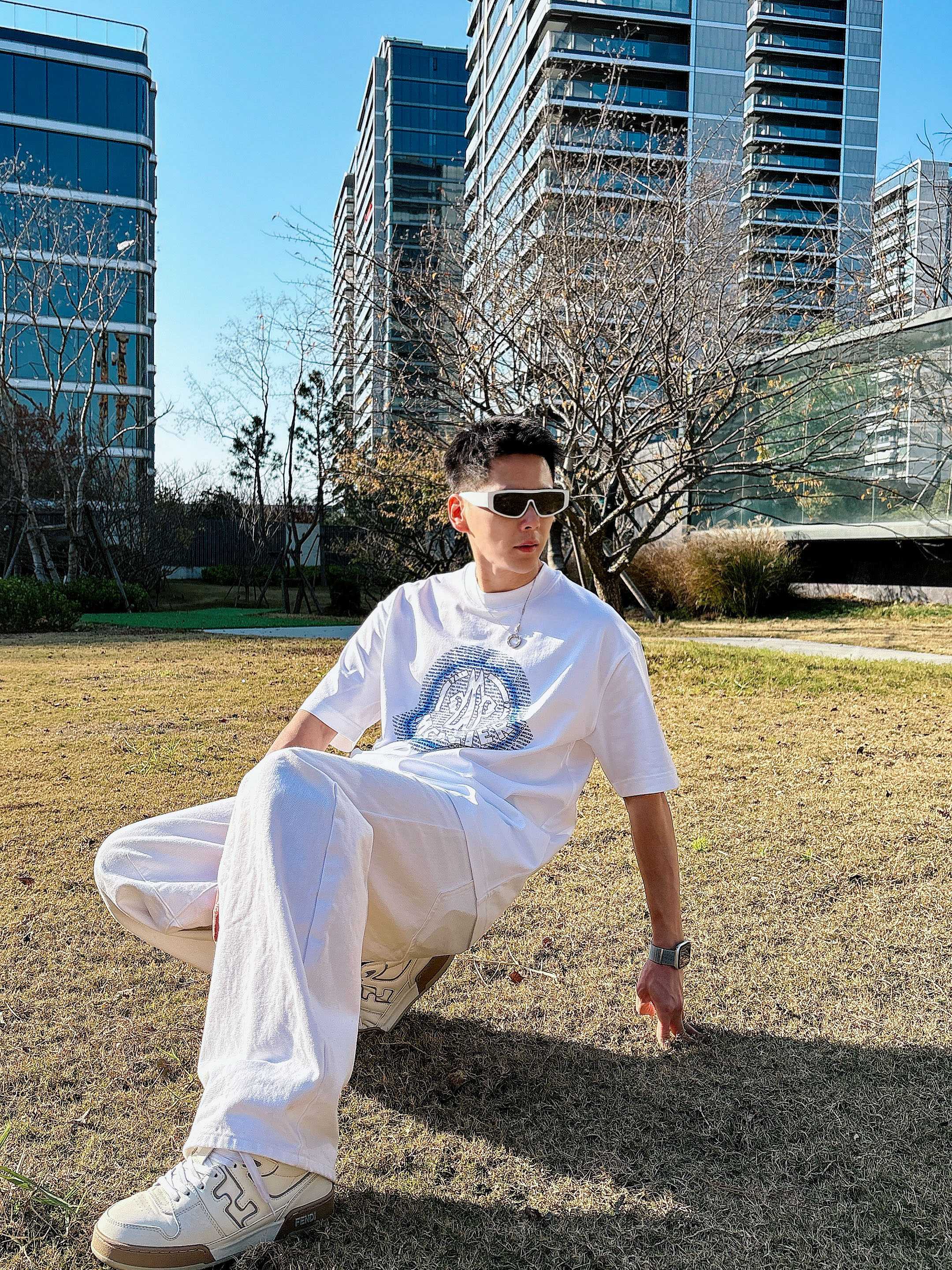 【 蒙口 2026春夏 · 高阶定制T恤】🔹 核心面料：秘鲁进口匹马棉 × 顶级丝光工艺🔹 核心体感：蚕