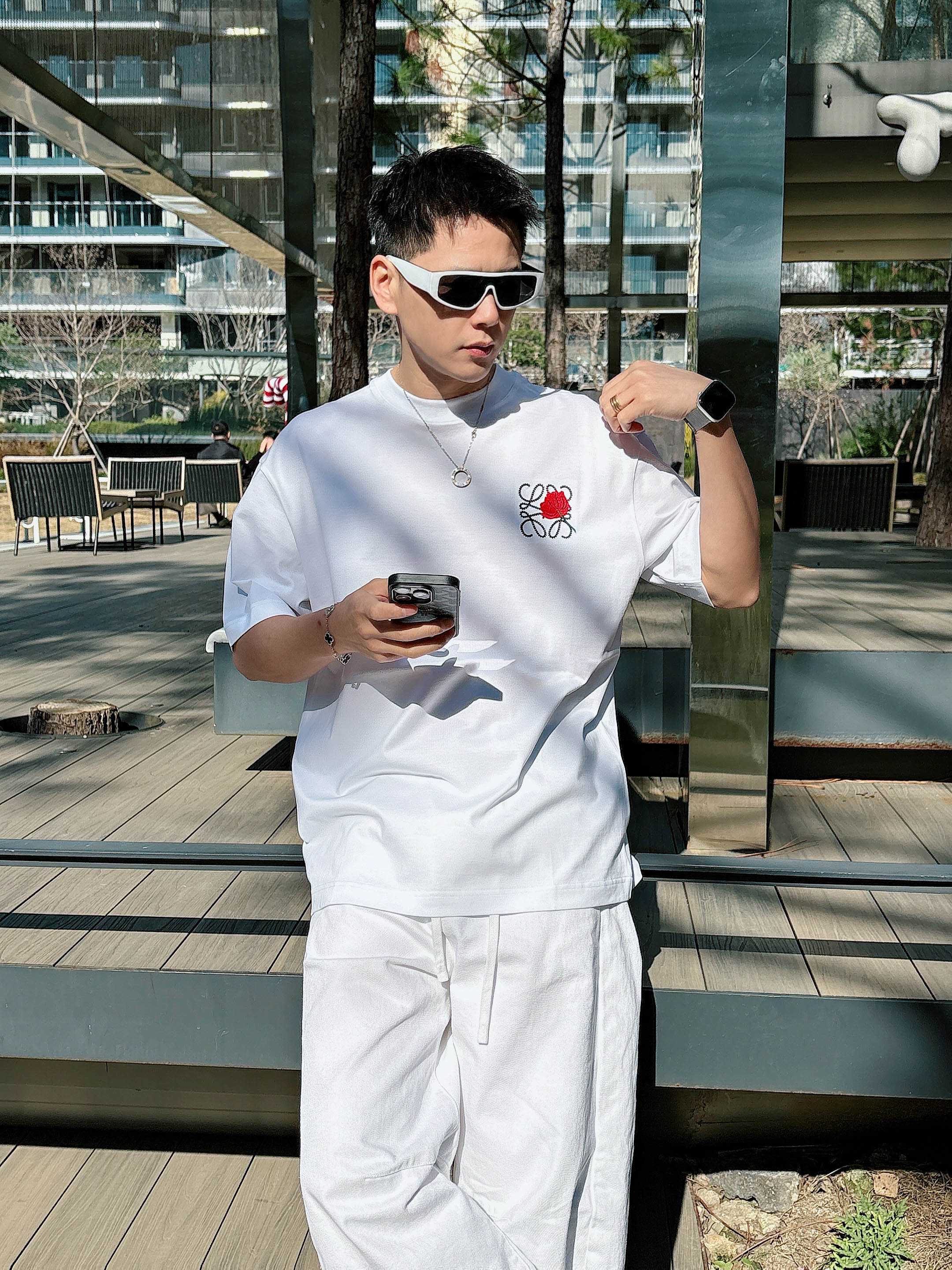 【 罗意威 2026春夏 · 高阶定制T恤】🔹 核心面料：秘鲁进口匹马棉 × 顶级丝光工艺🔹 核心体感：