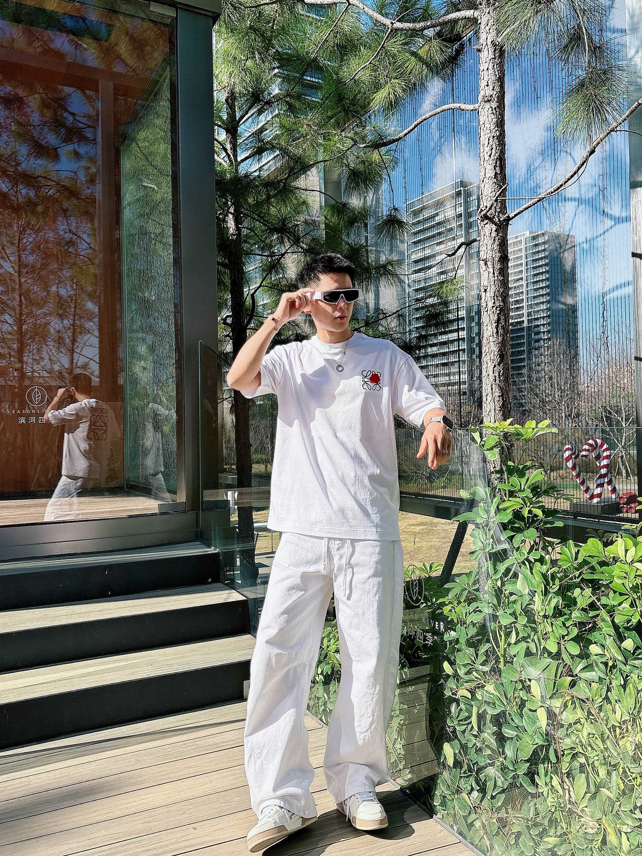 【 罗意威 2026春夏 · 高阶定制T恤】🔹 核心面料：秘鲁进口匹马棉 × 顶级丝光工艺🔹 核心体感：