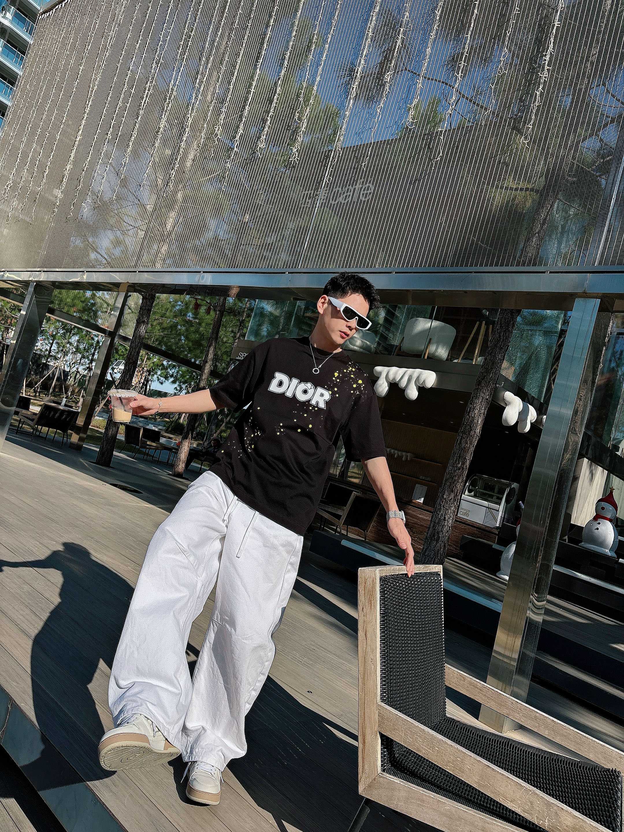 【 迪奥 2026春夏 · 高阶定制T恤】🔹 核心面料：秘鲁进口匹马棉 × 顶级丝光工艺🔹 核心体感：蚕