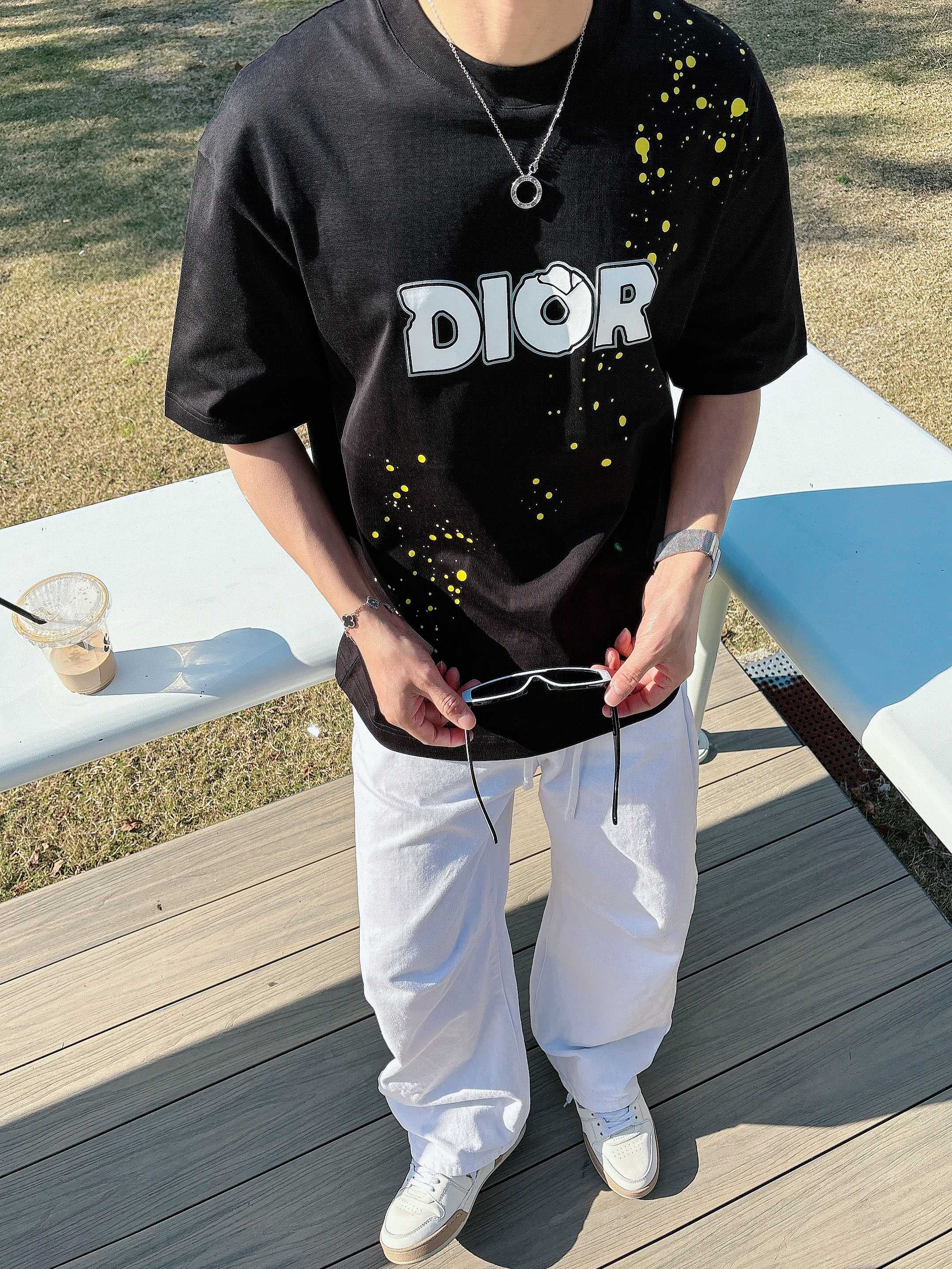 【 迪奥 2026春夏 · 高阶定制T恤】🔹 核心面料：秘鲁进口匹马棉 × 顶级丝光工艺🔹 核心体感：蚕