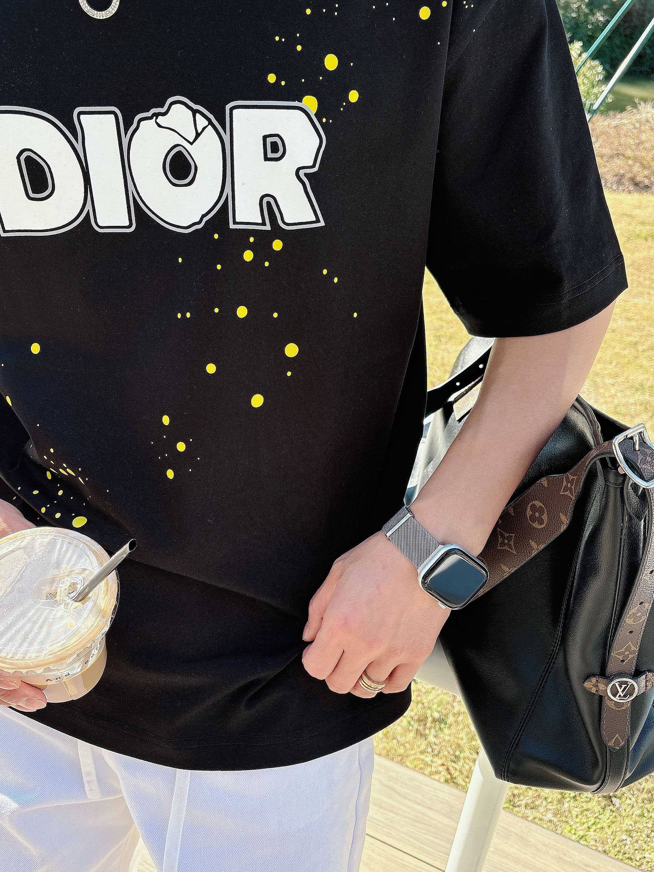 【 迪奥 2026春夏 · 高阶定制T恤】🔹 核心面料：秘鲁进口匹马棉 × 顶级丝光工艺🔹 核心体感：蚕