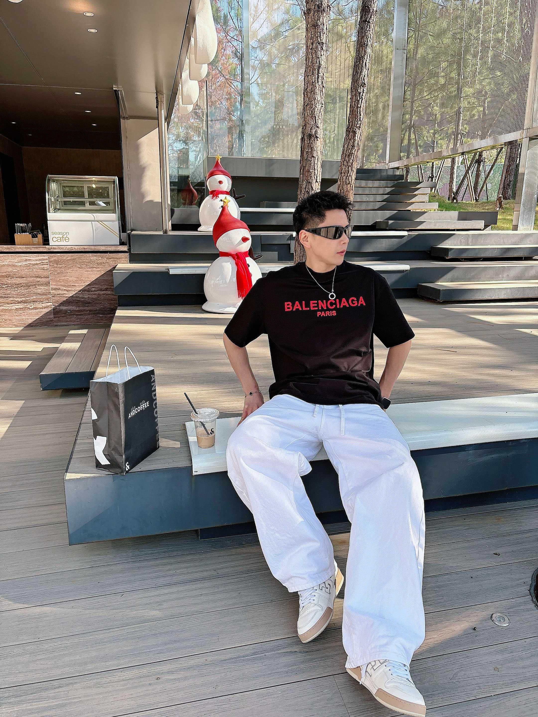 【 巴黎世家 2026春夏 · 高阶定制T恤】🔹 核心面料：秘鲁进口匹马棉 × 顶级丝光工艺🔹 核心体感