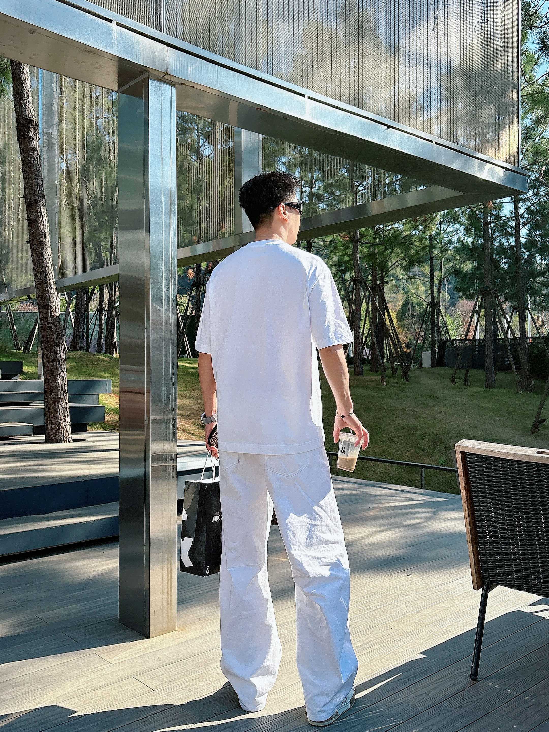 【 巴黎世家 2026春夏 · 高阶定制T恤】🔹 核心面料：秘鲁进口匹马棉 × 顶级丝光工艺🔹 核心体感