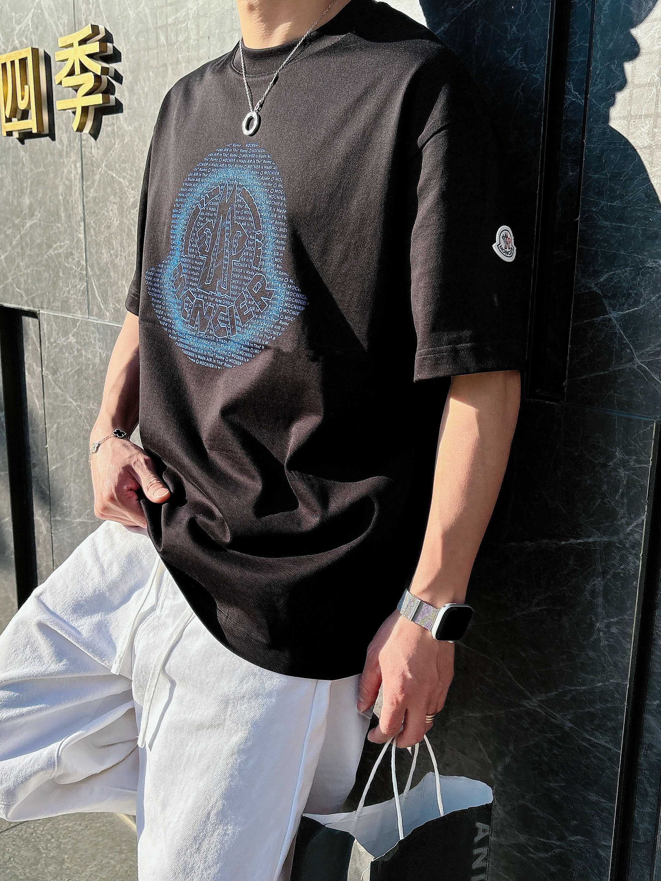 【 蒙口 2026春夏 · 高阶定制T恤】🔹 核心面料：秘鲁进口匹马棉 × 顶级丝光工艺🔹 核心体感：蚕