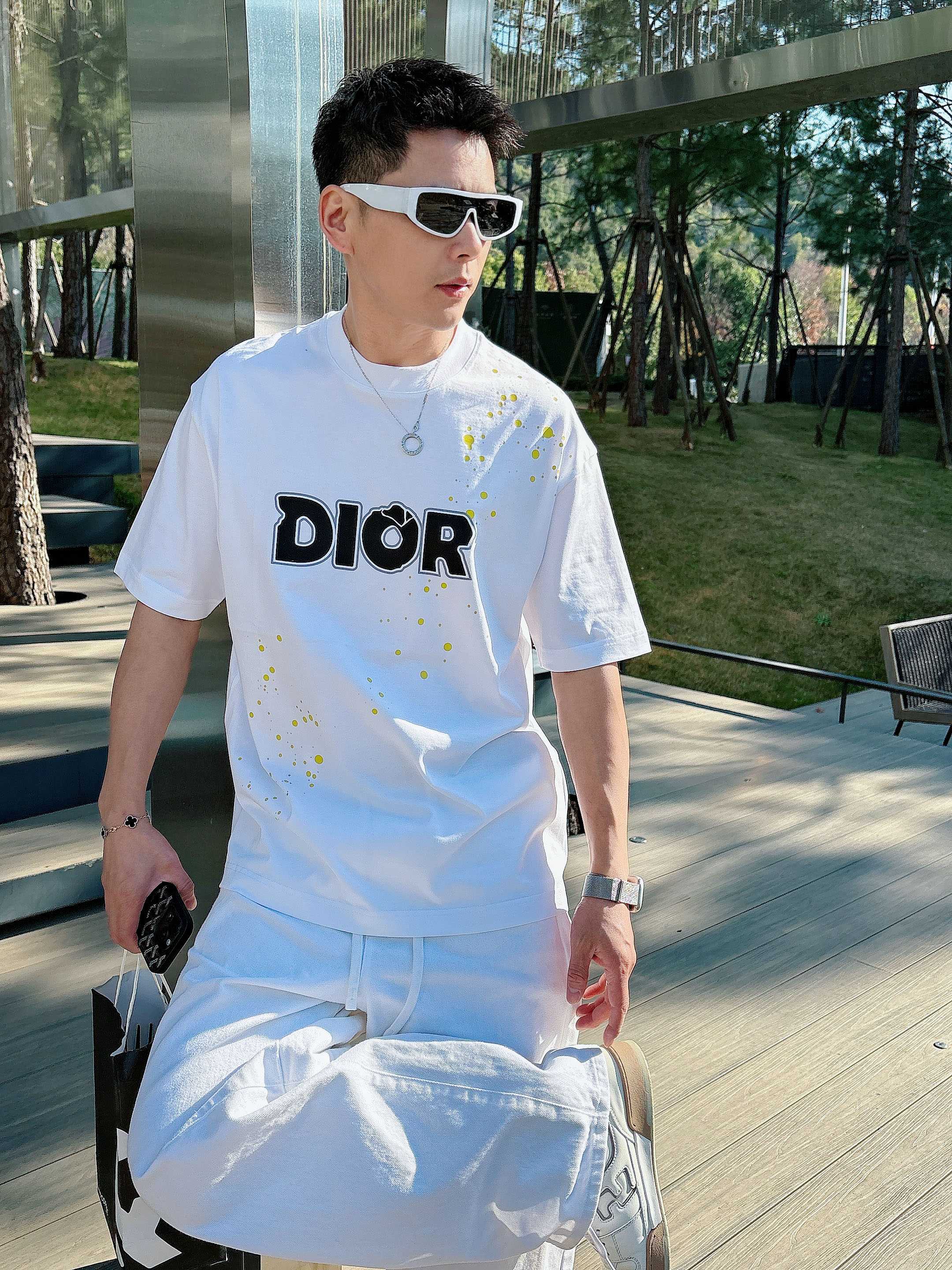 【 迪奥 2026春夏 · 高阶定制T恤】🔹 核心面料：秘鲁进口匹马棉 × 顶级丝光工艺🔹 核心体感：蚕