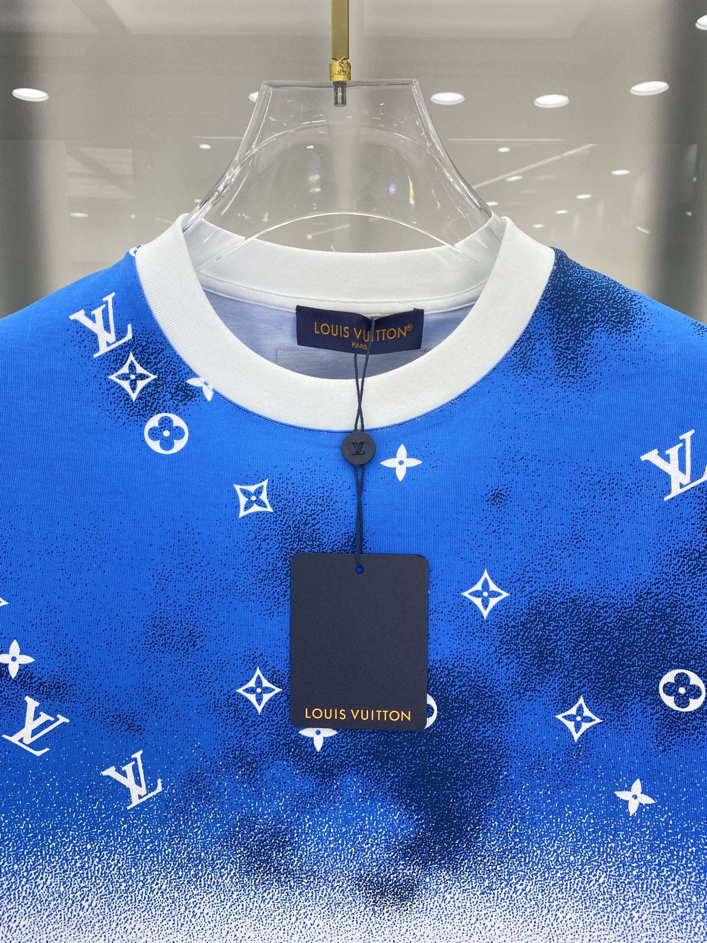 【 2026春夏 · 高阶定制T恤】 🔹 核心面料:秘鲁进口匹马棉 × 顶级丝光工艺 🔹 核心体感:蚕丝般柔滑,卓越透 【 2026春夏 · 高阶定制T恤】 🔹 核心面料:秘鲁进口匹马棉 × 顶级丝光工艺 🔹 核心体感:蚕丝般柔滑,卓越透