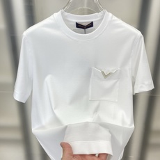 【 2026春夏 · 高阶定制T恤】 🔹 核心面料:秘鲁进口匹马棉 × 顶级丝光工艺 🔹 核心体感:蚕丝般柔滑,卓越透气 【 2026春夏 · 高阶定制T恤】 🔹 核心面料:秘鲁进口匹马棉 × 顶级丝光工艺 🔹 核心体感:蚕丝般柔滑,卓越透气