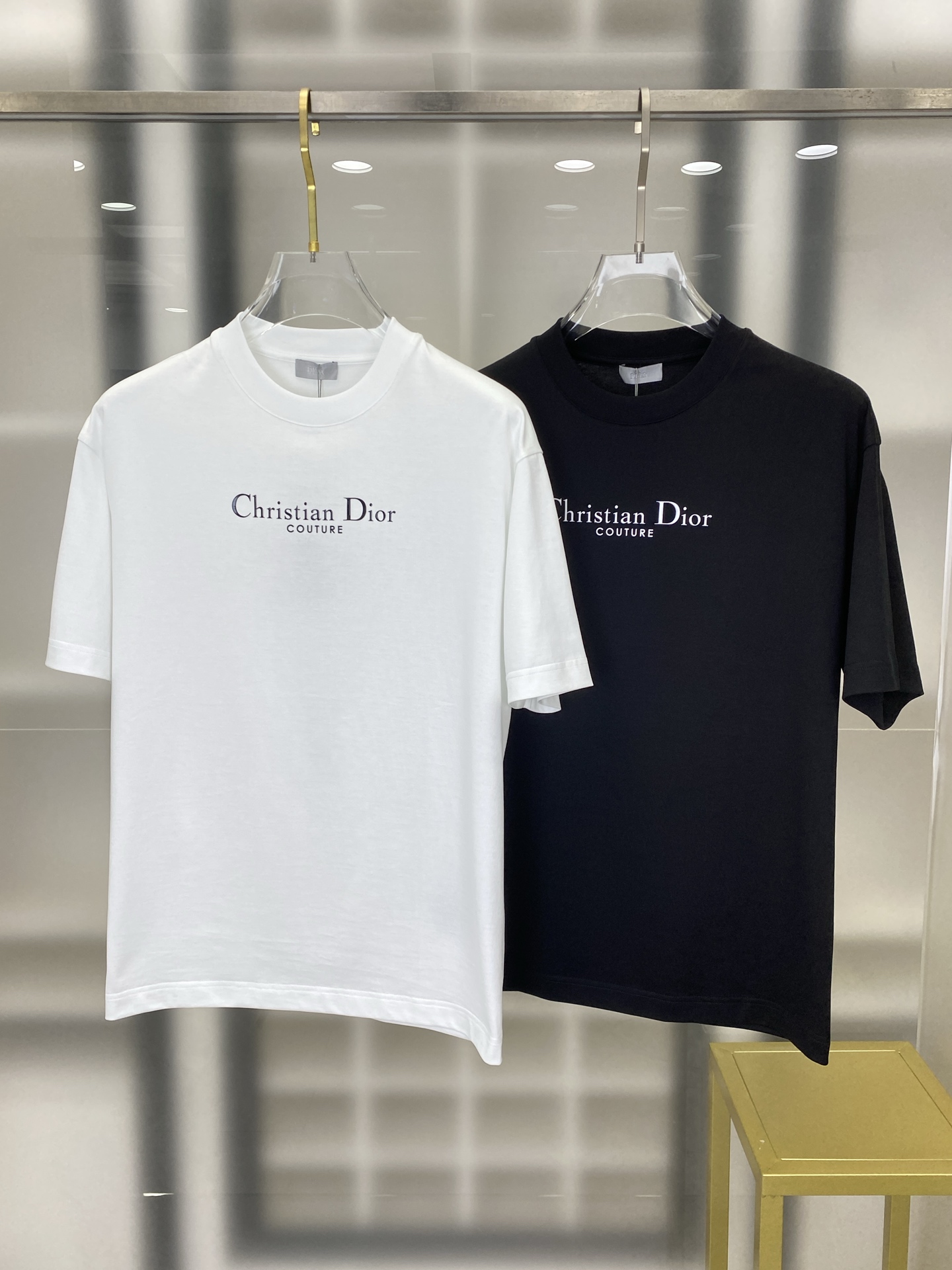 【 2026春夏 · 高阶定制T恤】 🔹 核心面料:秘鲁进口匹马棉 × 顶级丝光工艺 🔹 核心体感:蚕丝般柔滑,卓越透气 【 2026春夏 · 高阶定制T恤】 🔹 核心面料:秘鲁进口匹马棉 × 顶级丝光工艺 🔹 核心体感:蚕丝般柔滑,卓越透气