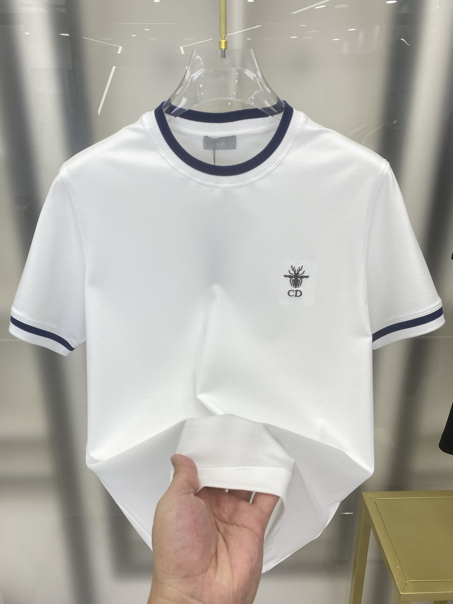 【 2026春夏 · 高阶定制T恤】 🔹 核心面料:秘鲁进口匹马棉 × 顶级丝光工艺 🔹 核心体感:蚕丝般柔滑,卓越透气 【 2026春夏 · 高阶定制T恤】 🔹 核心面料:秘鲁进口匹马棉 × 顶级丝光工艺 🔹 核心体感:蚕丝般柔滑,卓越透气