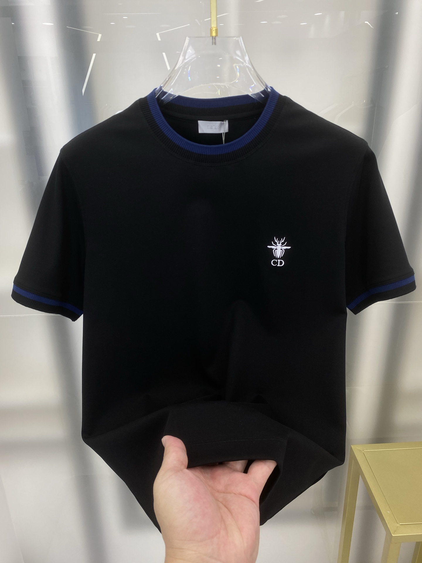 【 2026春夏 · 高阶定制T恤】 🔹 核心面料:秘鲁进口匹马棉 × 顶级丝光工艺 🔹 核心体感:蚕丝般柔滑,卓越透气 【 2026春夏 · 高阶定制T恤】 🔹 核心面料:秘鲁进口匹马棉 × 顶级丝光工艺 🔹 核心体感:蚕丝般柔滑,卓越透气