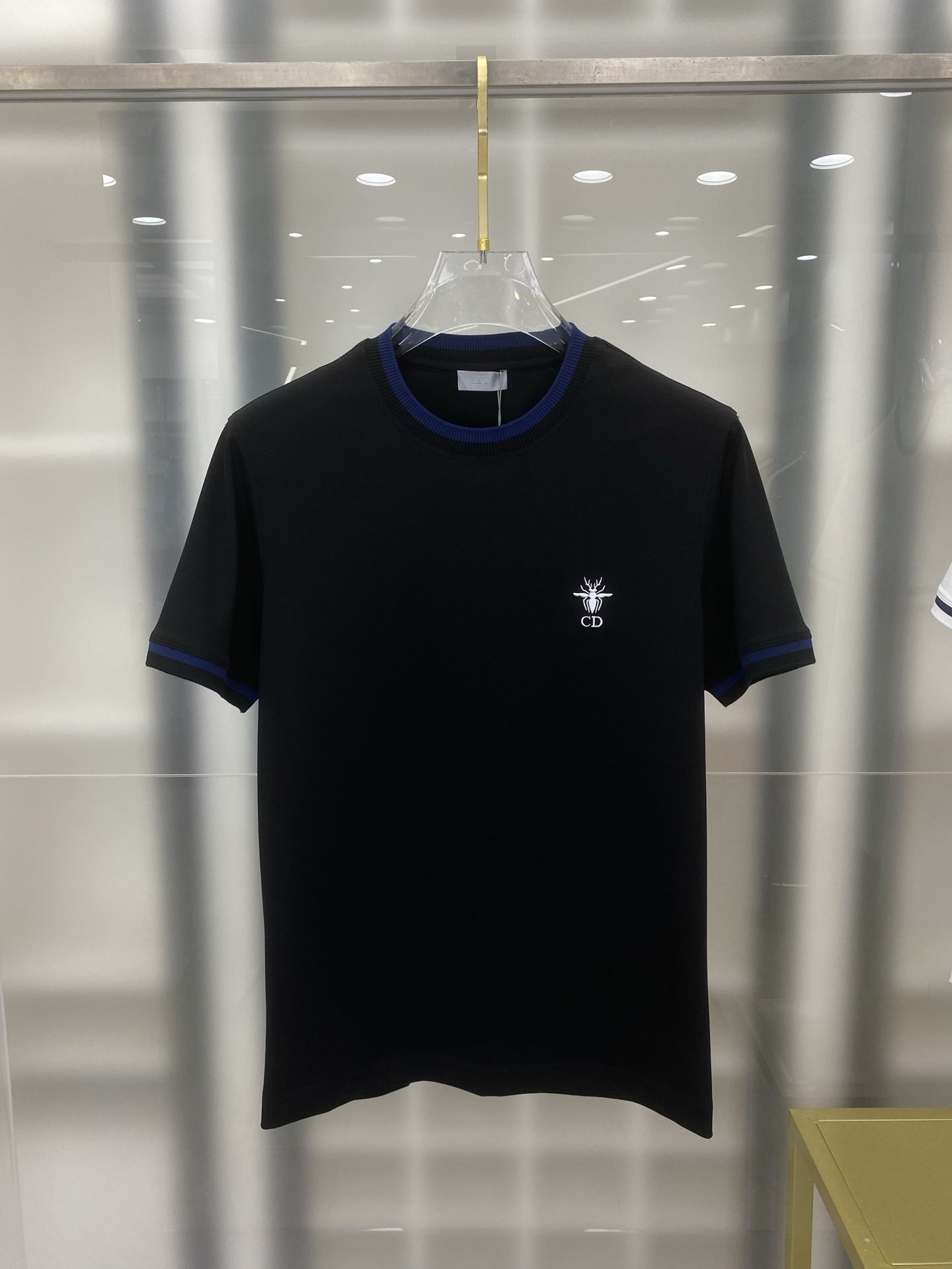 【 2026春夏 · 高阶定制T恤】 🔹 核心面料：秘鲁进口匹马棉 × 顶级丝光工艺 🔹 核心体感：蚕丝般柔滑，卓越透气