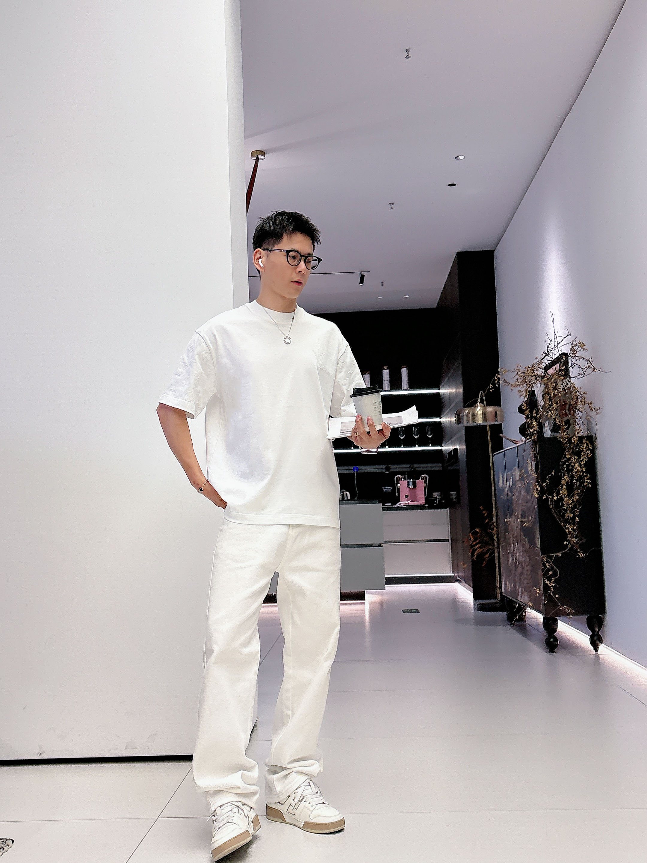 【 LV 2026春夏 · 高阶定制T恤】🔹 核心面料：秘鲁进口匹马棉 × 顶级丝光工艺🔹 核心体感：蚕
