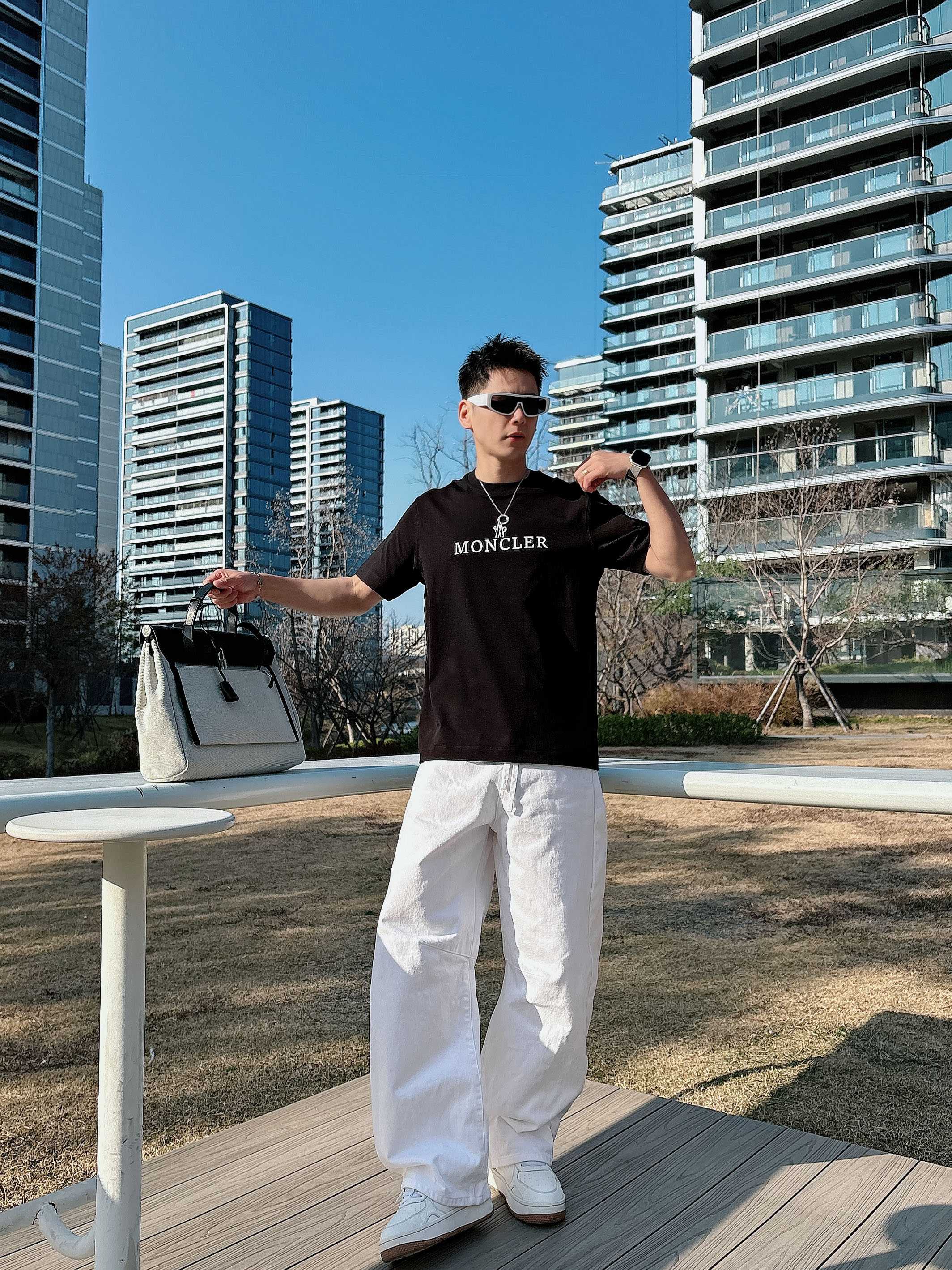 【 蒙口 2026春夏 · 高阶定制T恤】🔹 核心面料：秘鲁进口匹马棉 × 顶级丝光工艺🔹 核心体感：蚕
