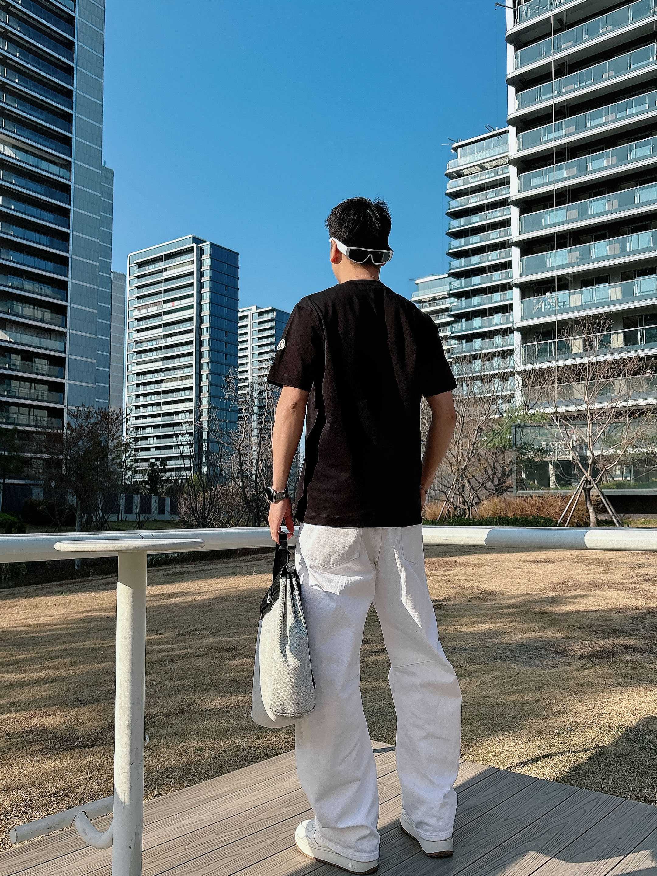 【 蒙口 2026春夏 · 高阶定制T恤】🔹 核心面料：秘鲁进口匹马棉 × 顶级丝光工艺🔹 核心体感：蚕