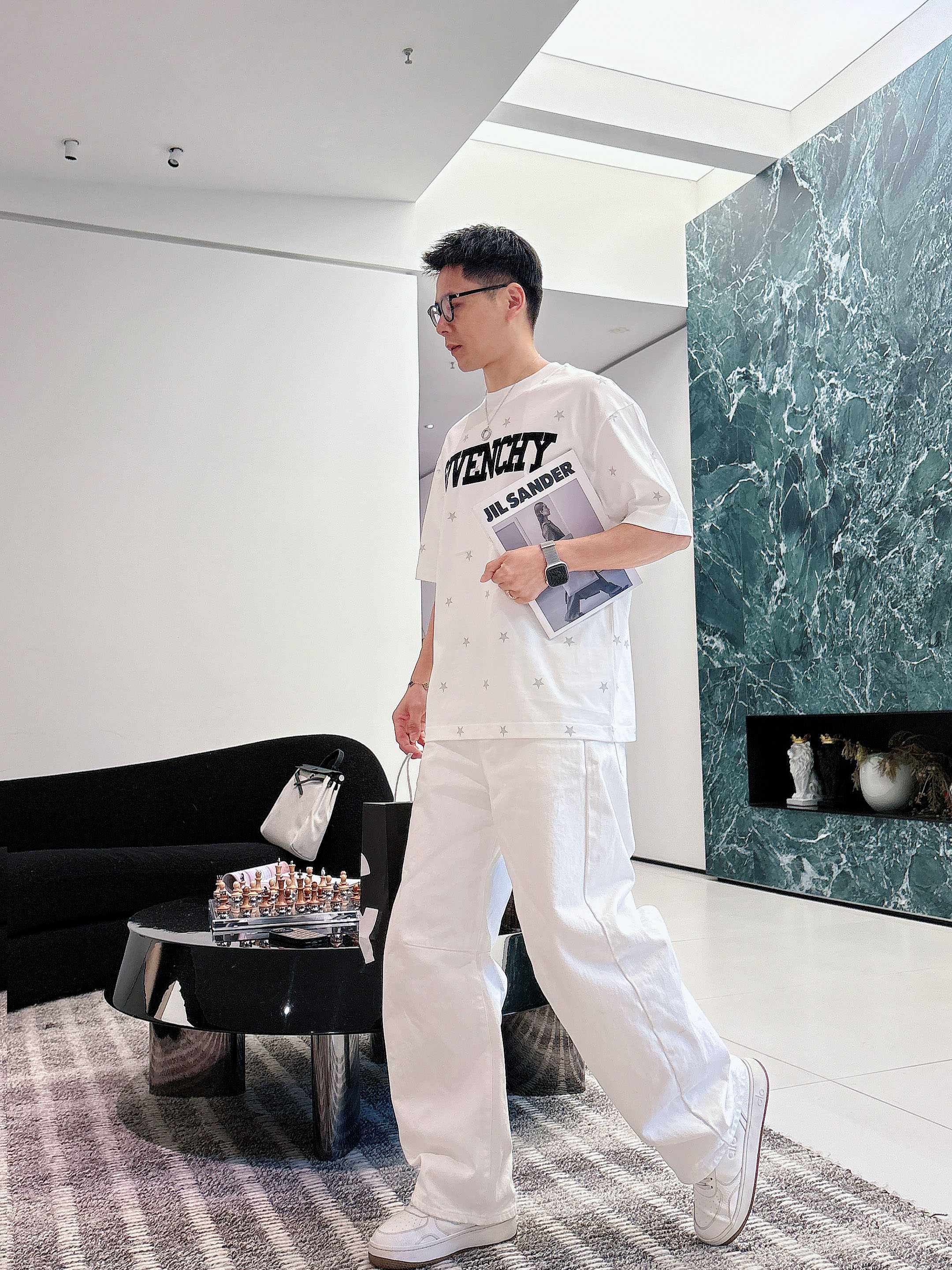 【  纪梵希  2026春夏 · 高阶定制T恤】🔹 核心面料：秘鲁进口匹马棉 × 顶级丝光工艺🔹 核心体