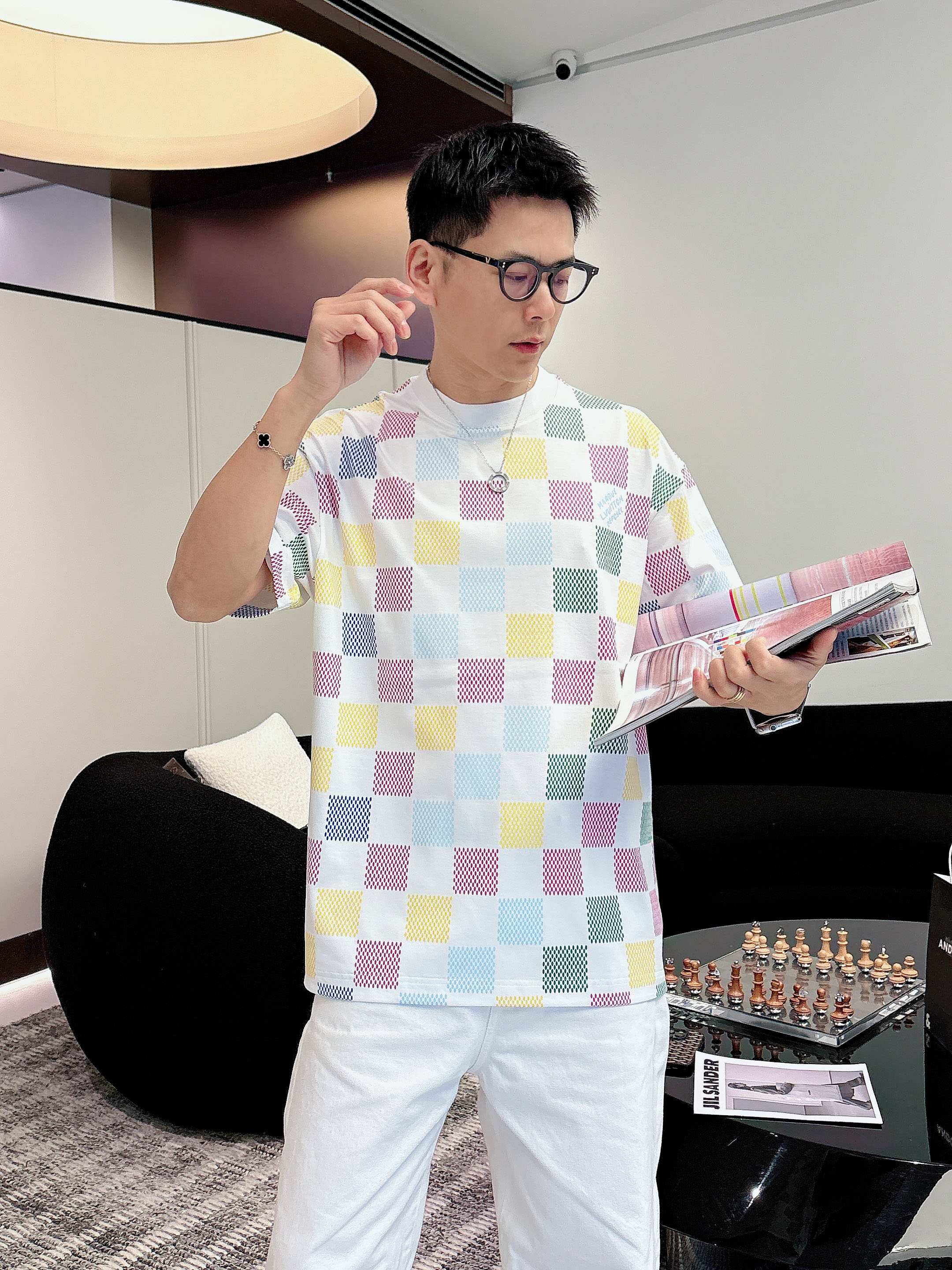 【  LV  2026春夏 · 高阶定制T恤】🔹 核心面料：秘鲁进口匹马棉 × 顶级丝光工艺🔹 核心体感