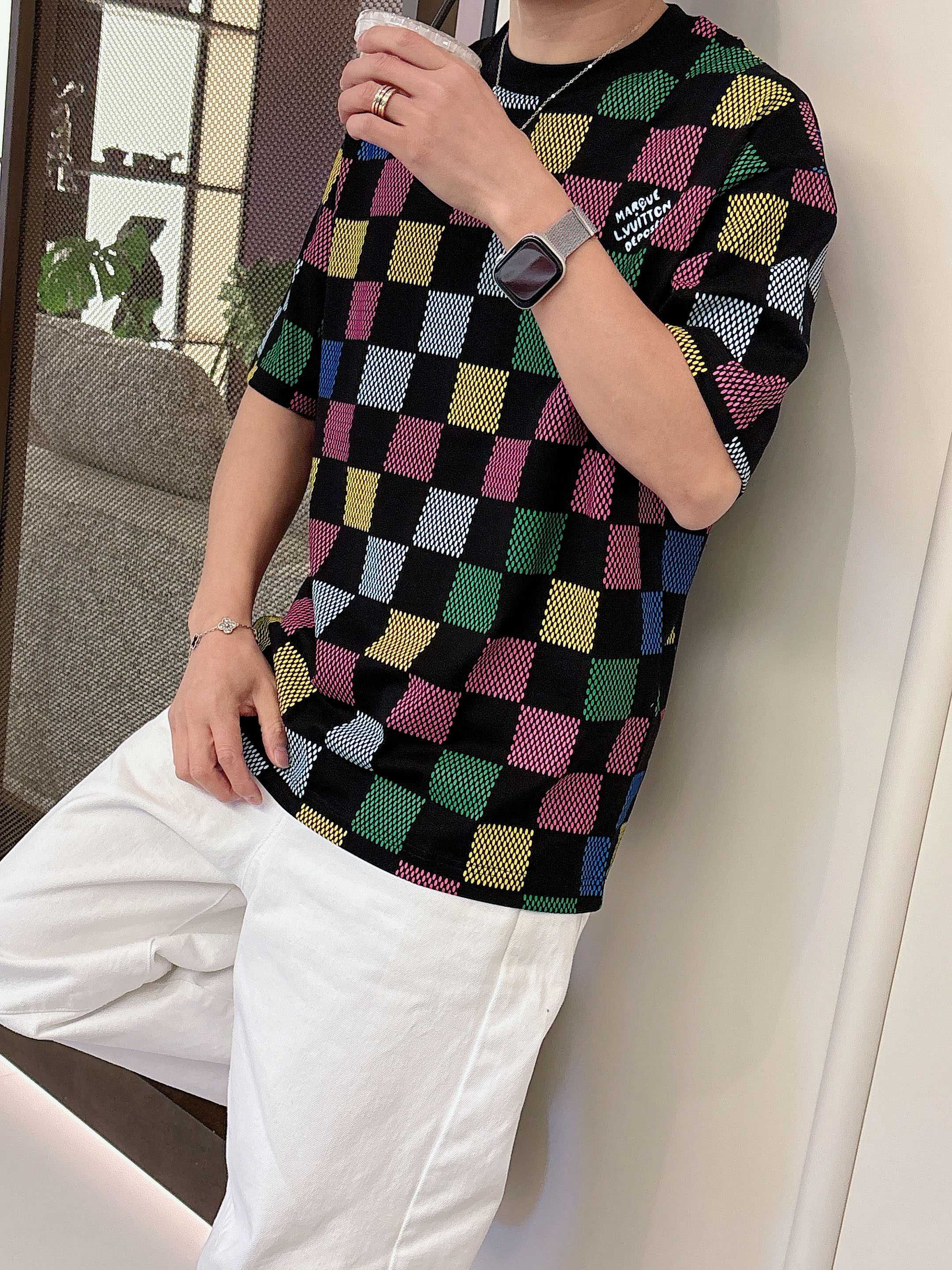 【  LV  2026春夏 · 高阶定制T恤】🔹 核心面料：秘鲁进口匹马棉 × 顶级丝光工艺🔹 核心体感