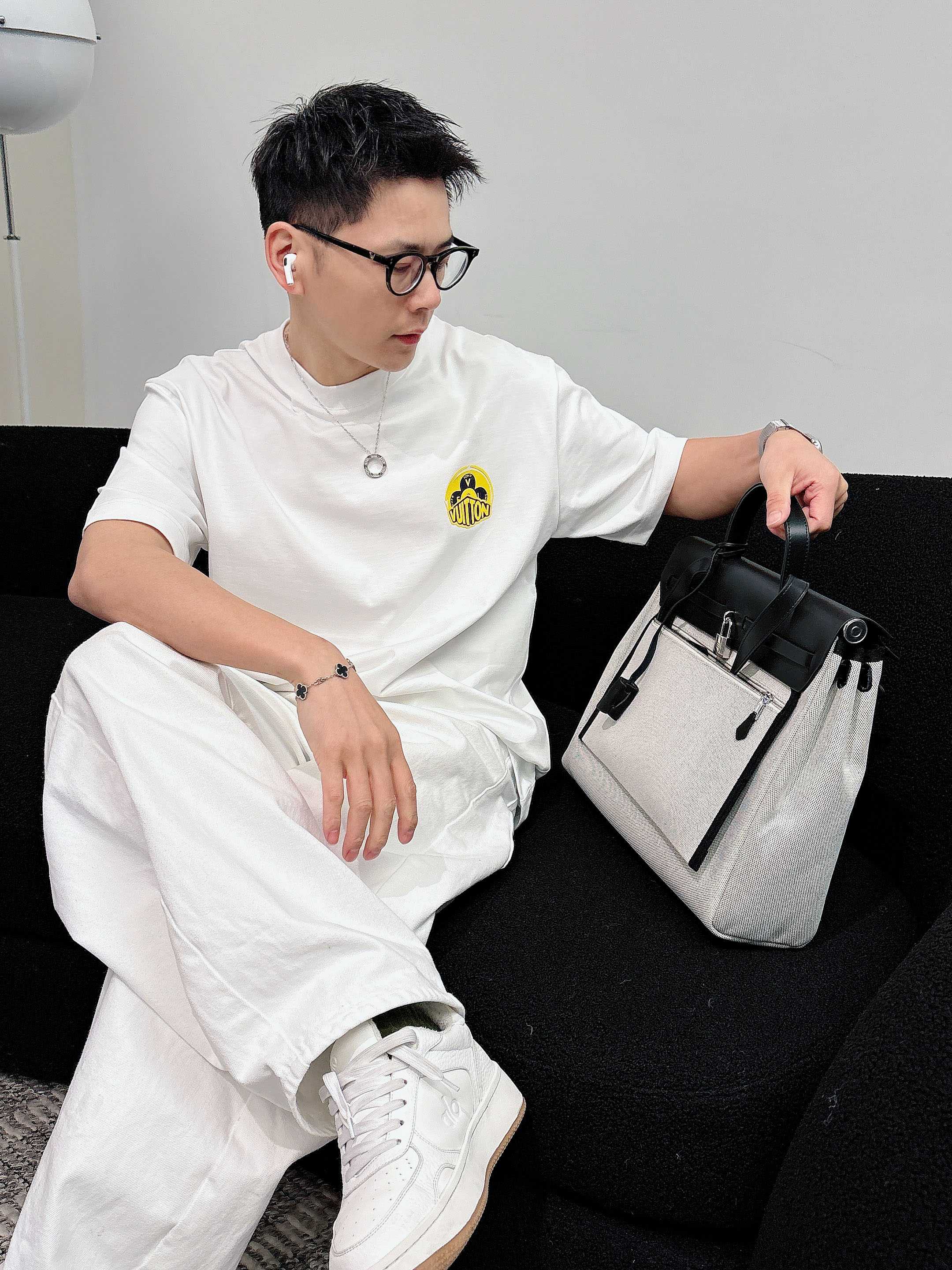 【  LV  2026春夏 · 高阶定制T恤】🔹 核心面料：秘鲁进口匹马棉 × 顶级丝光工艺🔹 核心体感