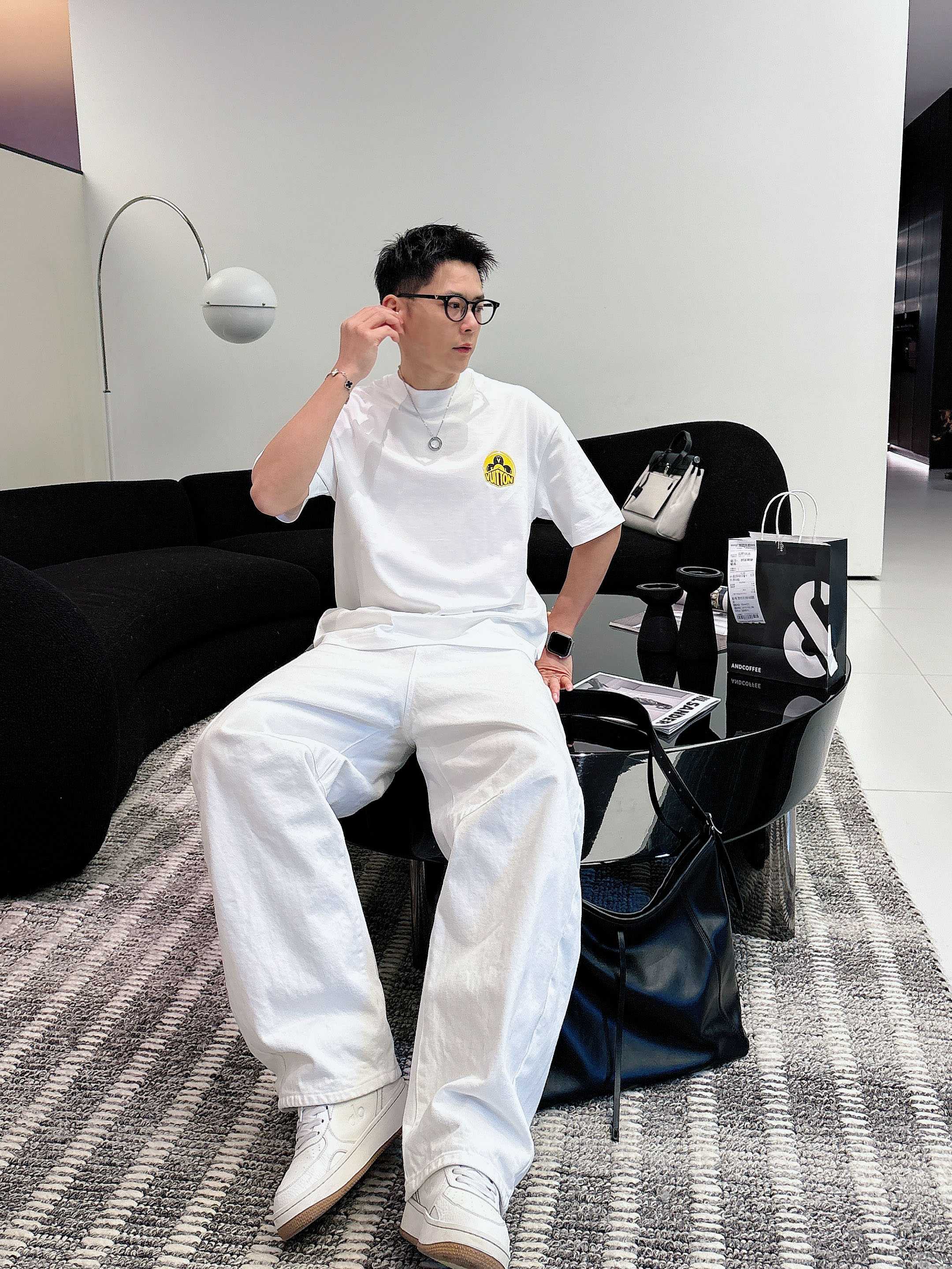 【  LV  2026春夏 · 高阶定制T恤】🔹 核心面料：秘鲁进口匹马棉 × 顶级丝光工艺🔹 核心体感