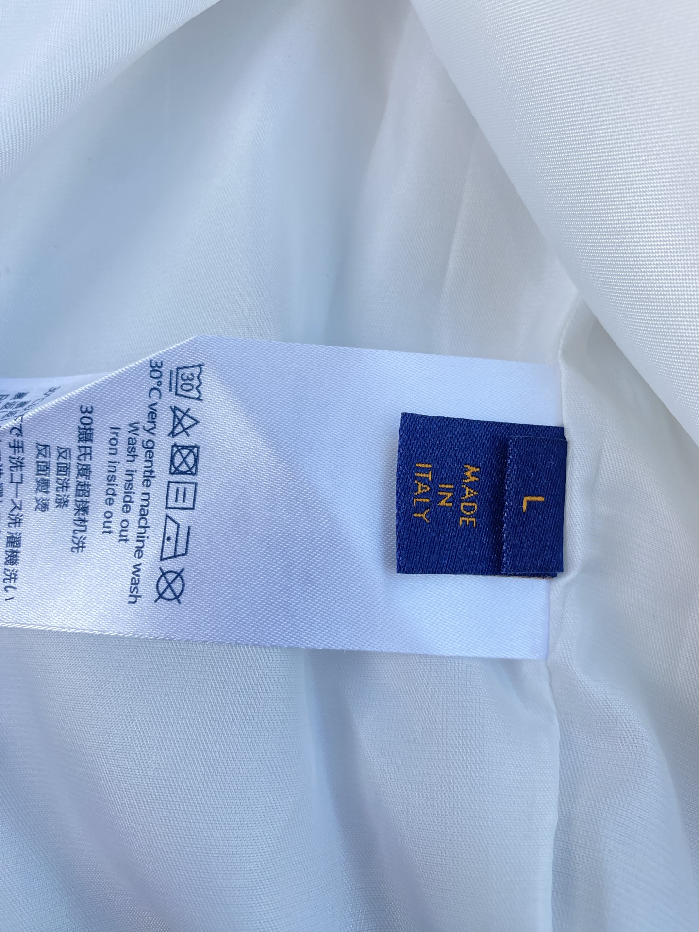 2026SS 秋冬新品🆕夹克外套 系列 专柜定制面料 透气舒适度高，细节无可挑剔，元素设计理念，体现高品质。手感细腻柔软
