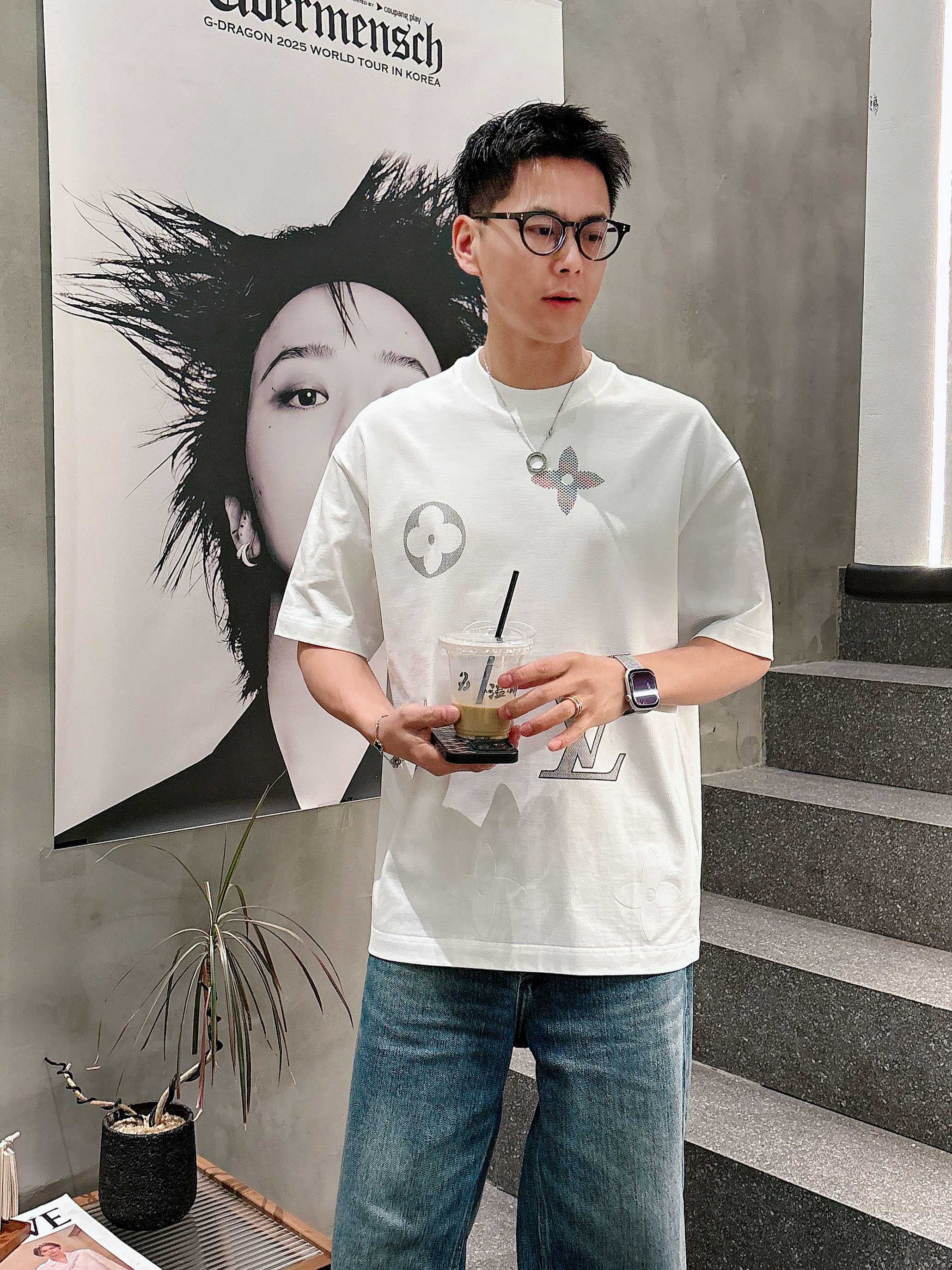 【  LV  2026春夏 · 高阶定制T恤】🔹 核心面料：秘鲁进口匹马棉 × 顶级丝光工艺🔹 核心体感