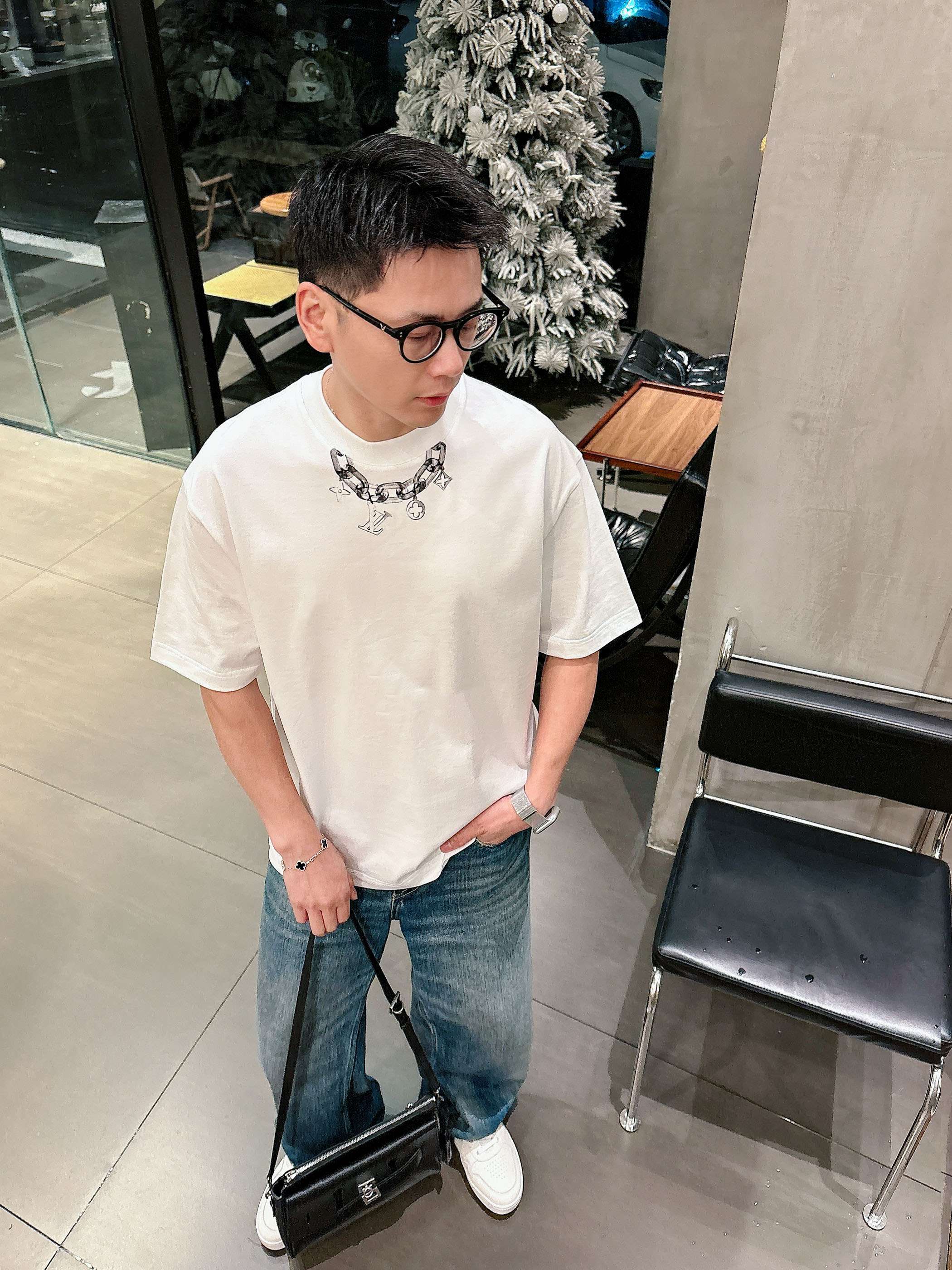 【  LV  2026春夏 · 高阶定制T恤】🔹 核心面料：秘鲁进口匹马棉 × 顶级丝光工艺🔹 核心体感