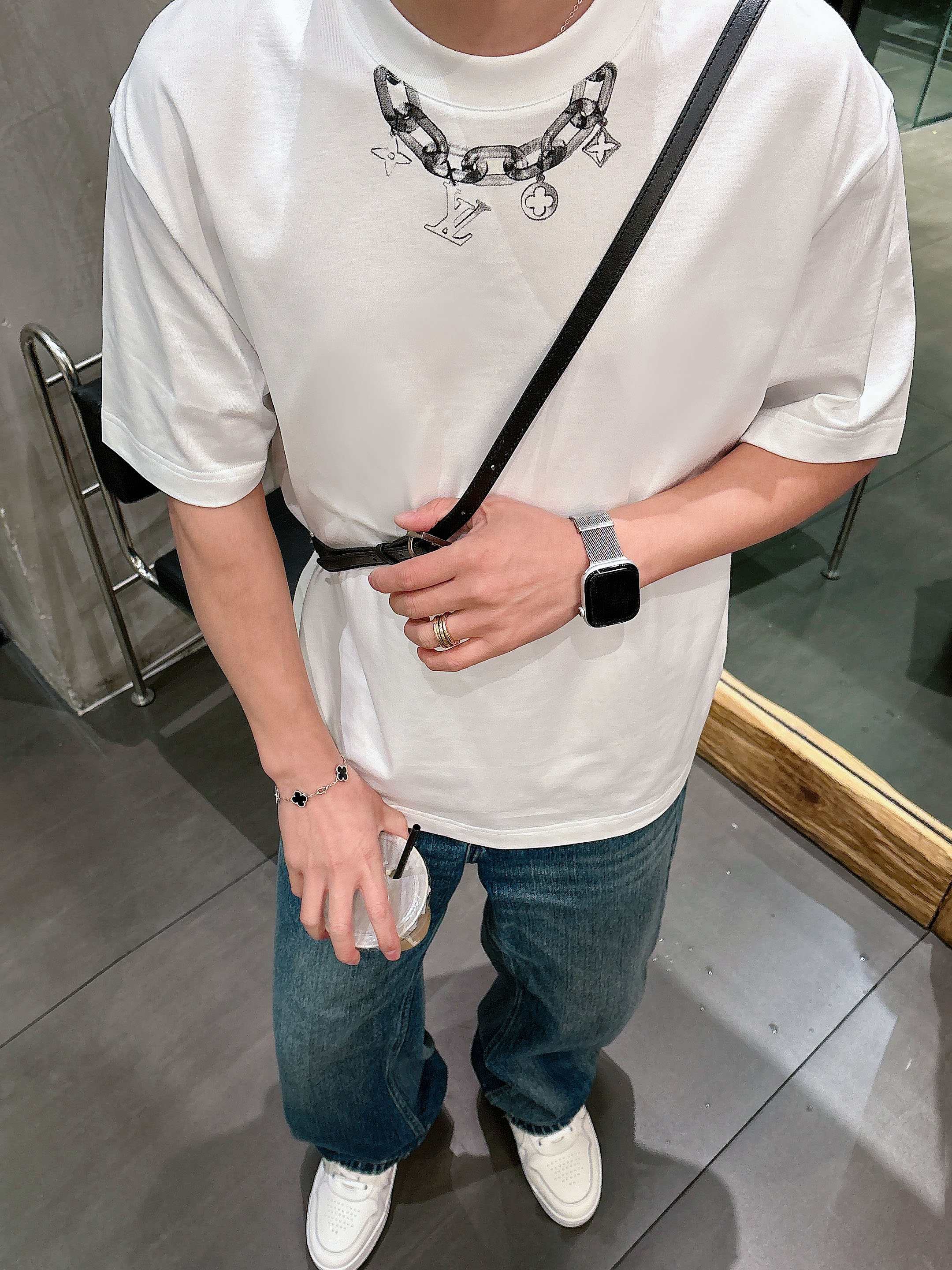 【  LV  2026春夏 · 高阶定制T恤】🔹 核心面料：秘鲁进口匹马棉 × 顶级丝光工艺🔹 核心体感