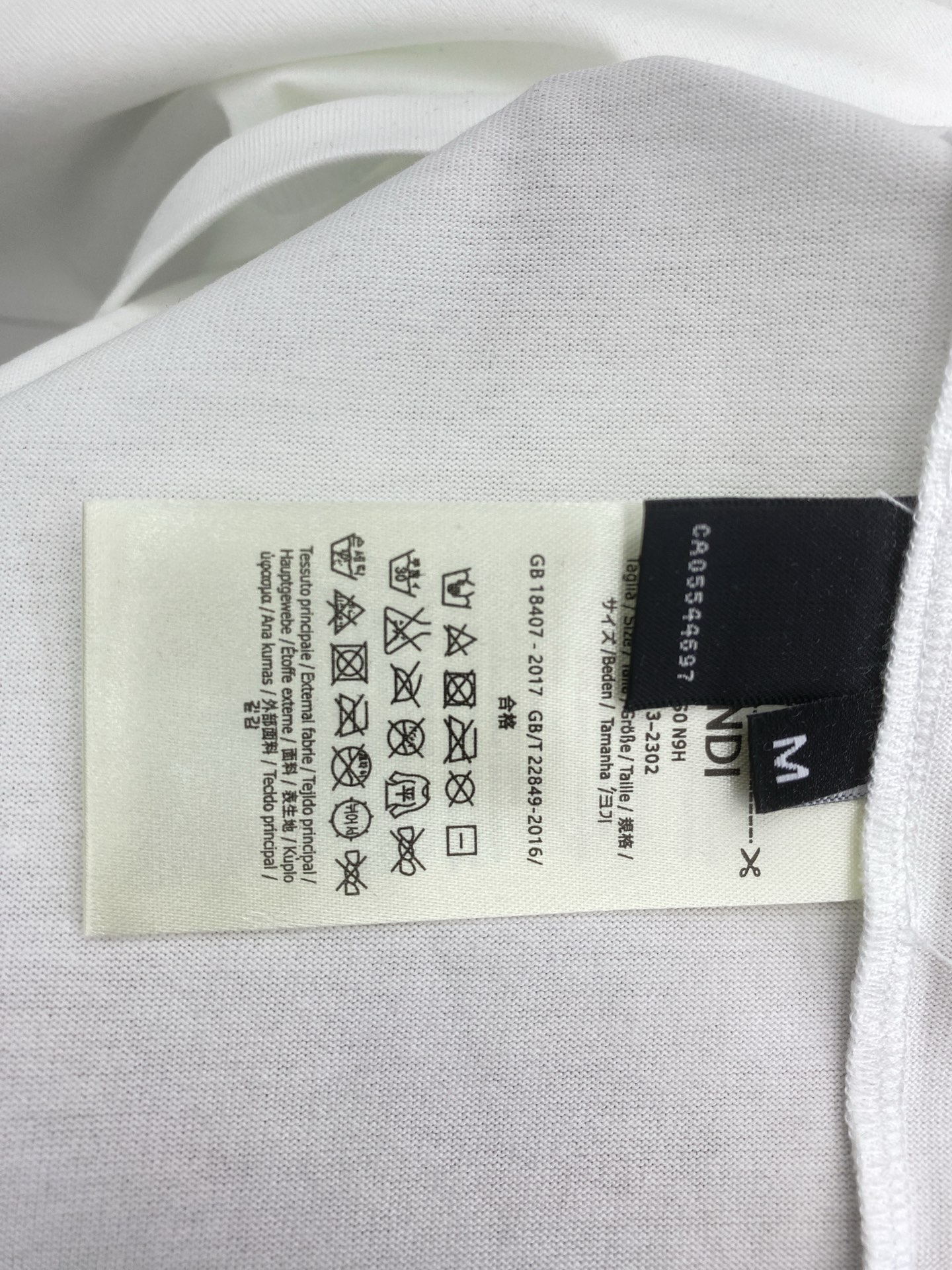 【 2026春夏 · 高阶定制T恤】 🔹 核心面料:秘鲁进口匹马棉 × 顶级丝光工艺 🔹 核心体感:蚕丝般柔滑,卓越透气 【 2026春夏 · 高阶定制T恤】 🔹 核心面料:秘鲁进口匹马棉 × 顶级丝光工艺 🔹 核心体感:蚕丝般柔滑,卓越透气