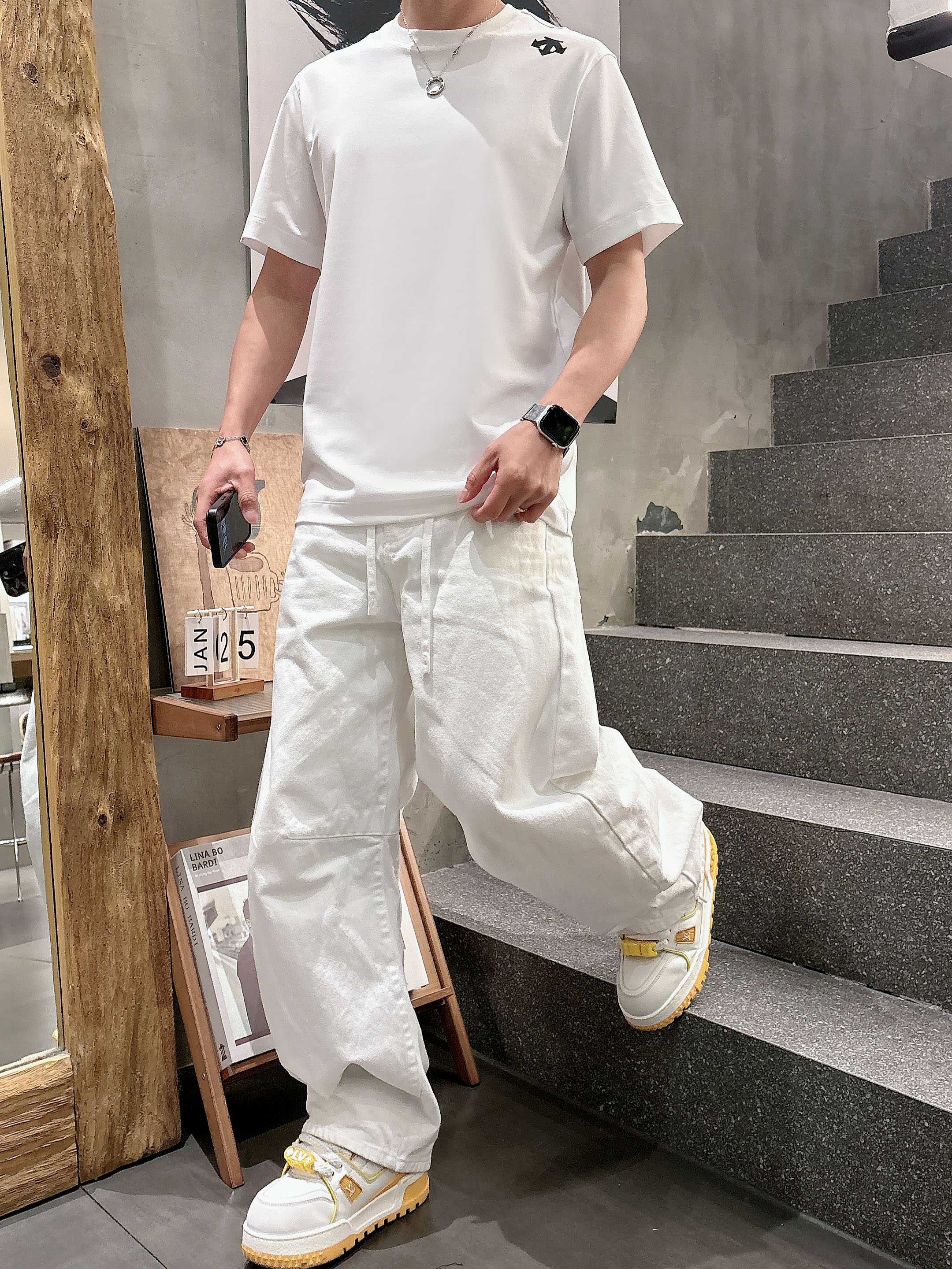 【 迪桑特 2026春夏 · 高阶定制T恤】🔹 核心面料：秘鲁进口匹马棉 × 顶级丝光工艺🔹 核心体感：
