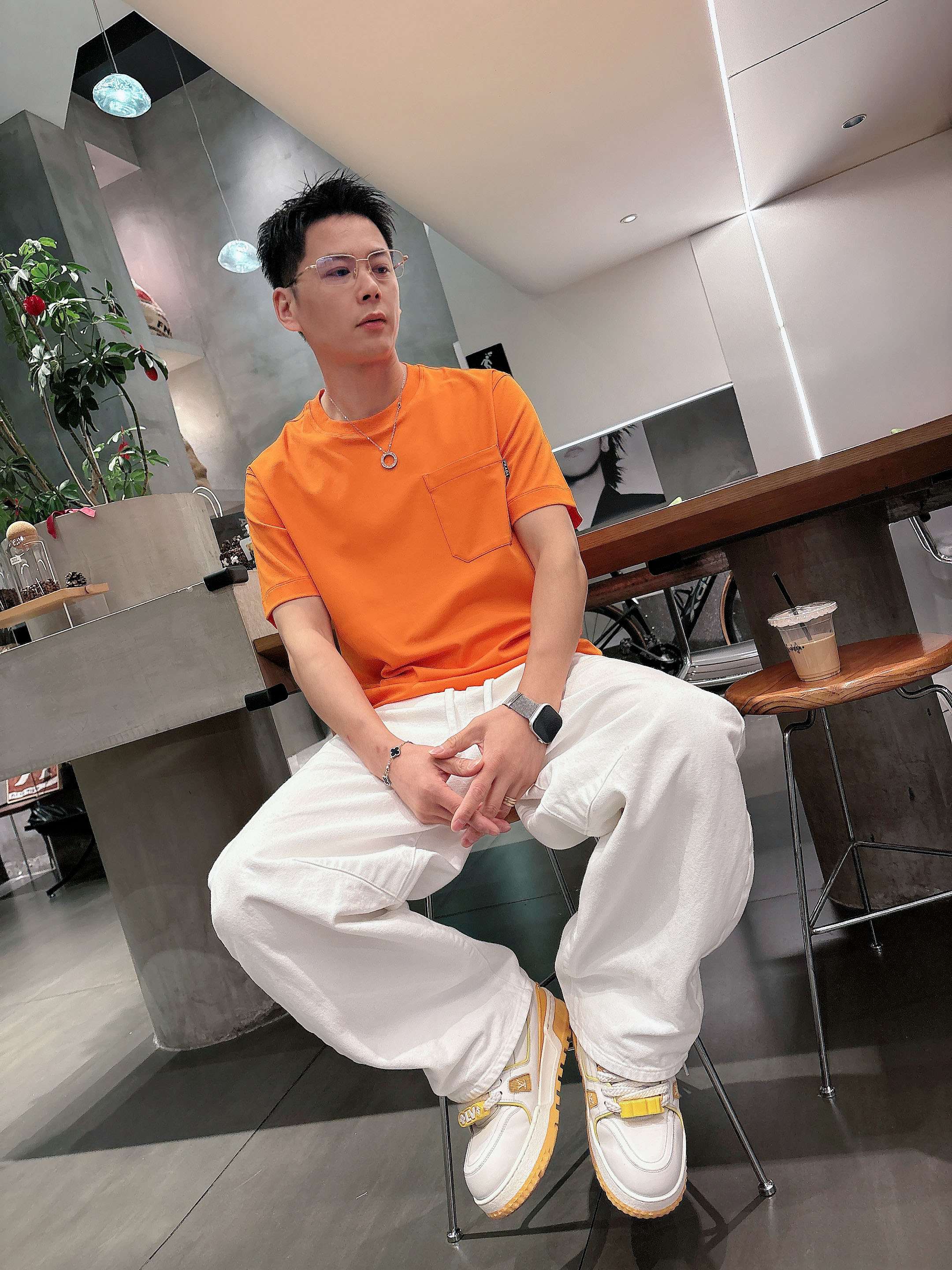 【 普拉达 2026春夏 · 高阶定制T恤】🔹 核心面料：秘鲁进口匹马棉 × 顶级丝光工艺🔹 核心体感：