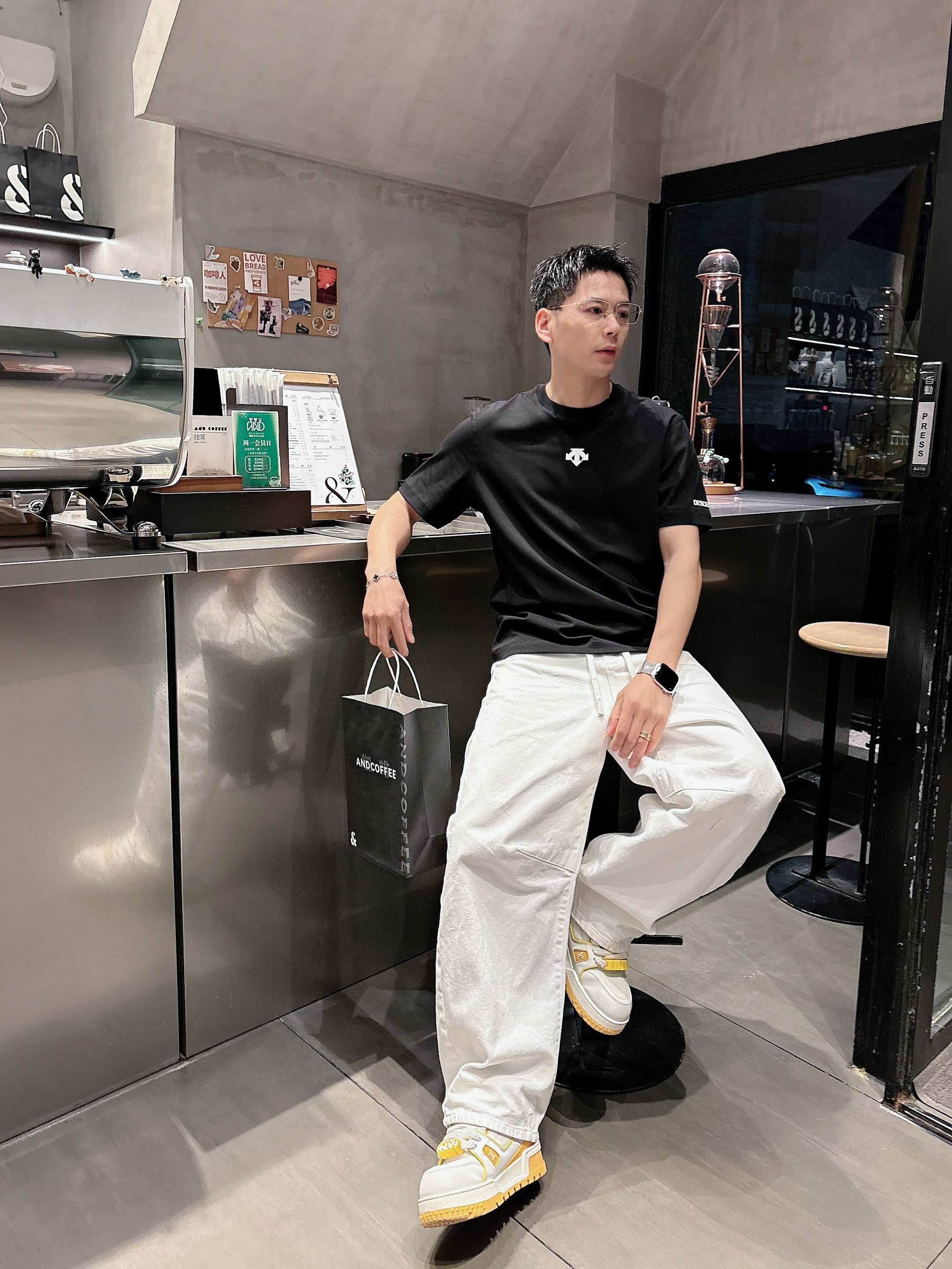 【 迪桑特 2026春夏 · 高阶定制T恤】🔹 核心面料：秘鲁进口匹马棉 × 顶级丝光工艺🔹 核心体感：